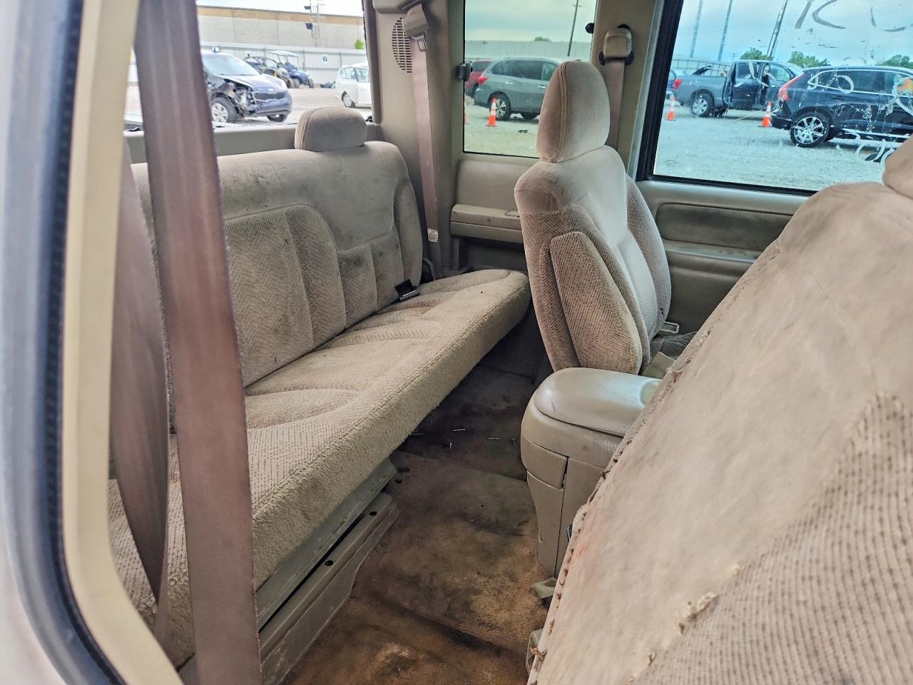 1997 Chevrolet Gmt-400 C3500 White vin: 1GCHC39FXVF047589