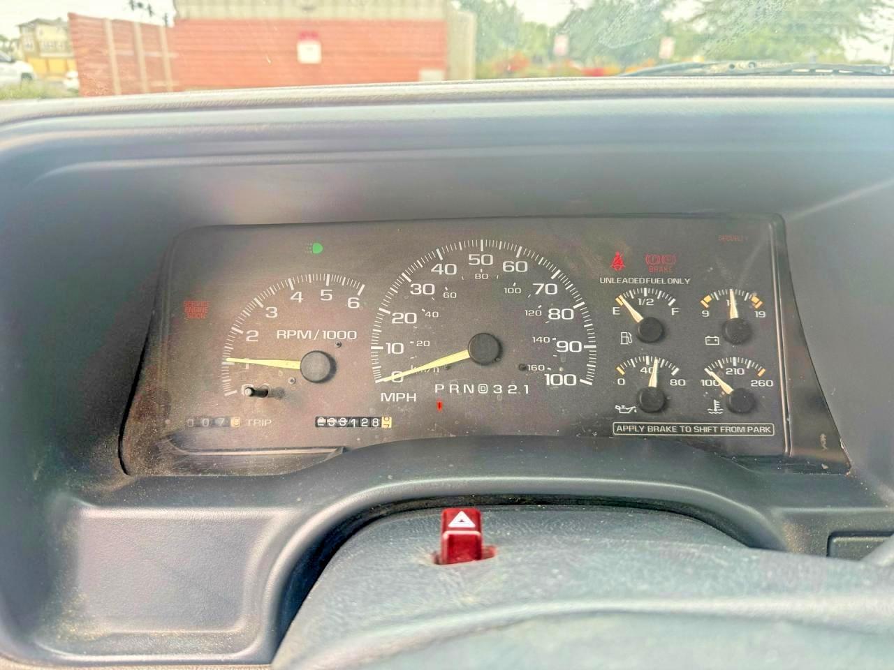 1998 Chevrolet Gmt-400 C3500 Белый vin: 1GCHC39J6WE174884