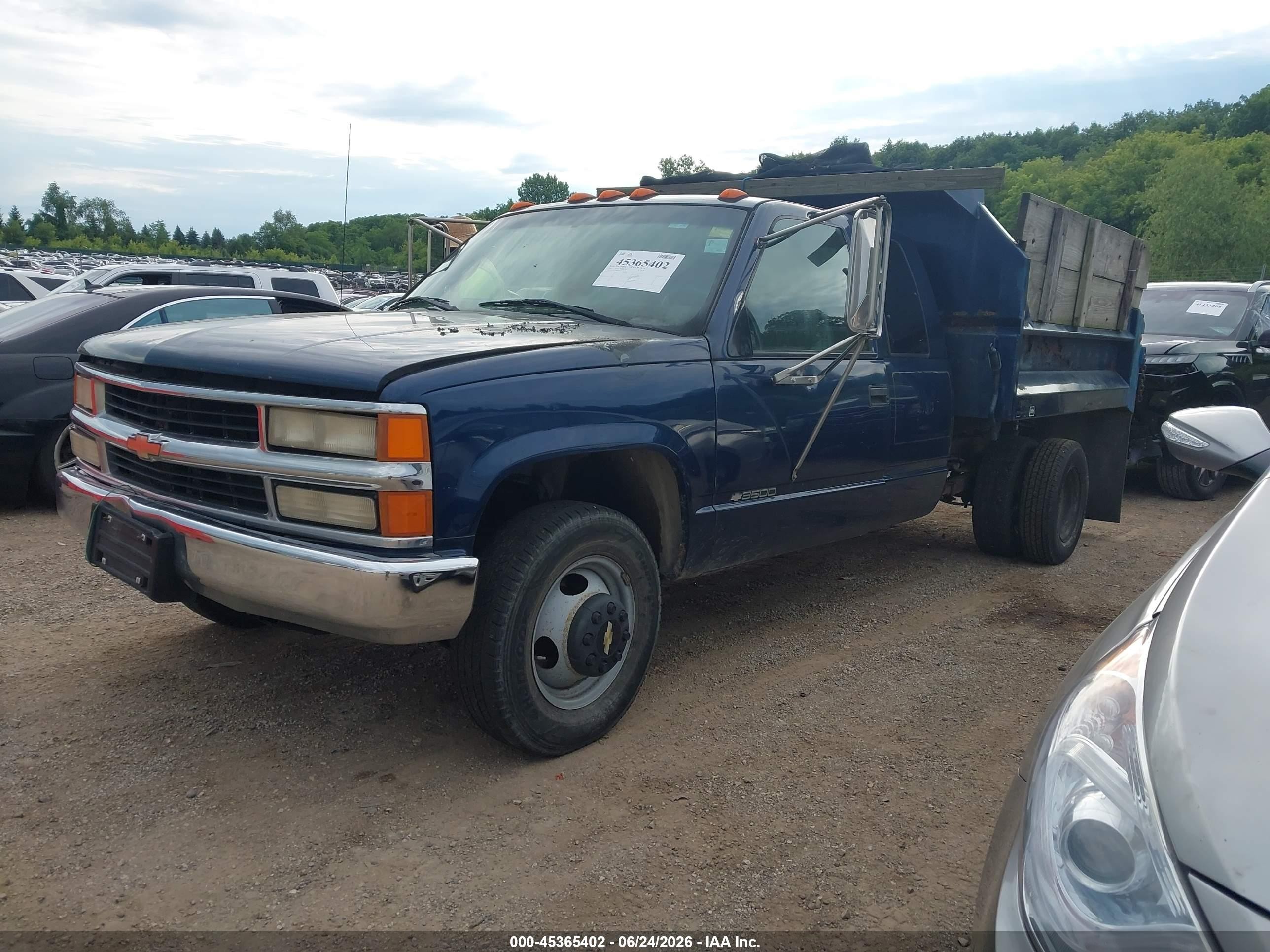 2000 Chevrolet C3500   Blue vin: 1GCHC39R2YF485487