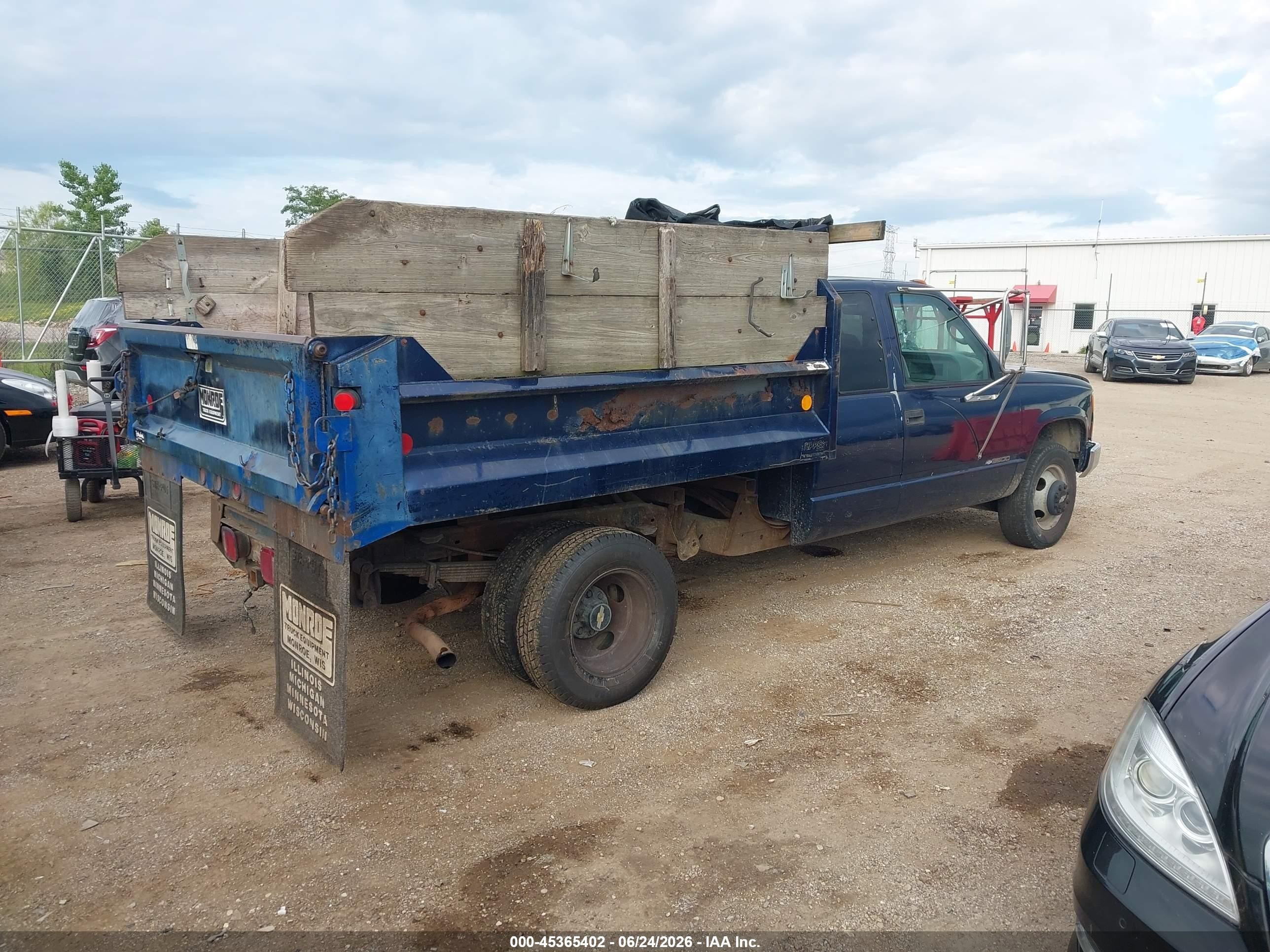 2000 Chevrolet C3500   Blue vin: 1GCHC39R2YF485487