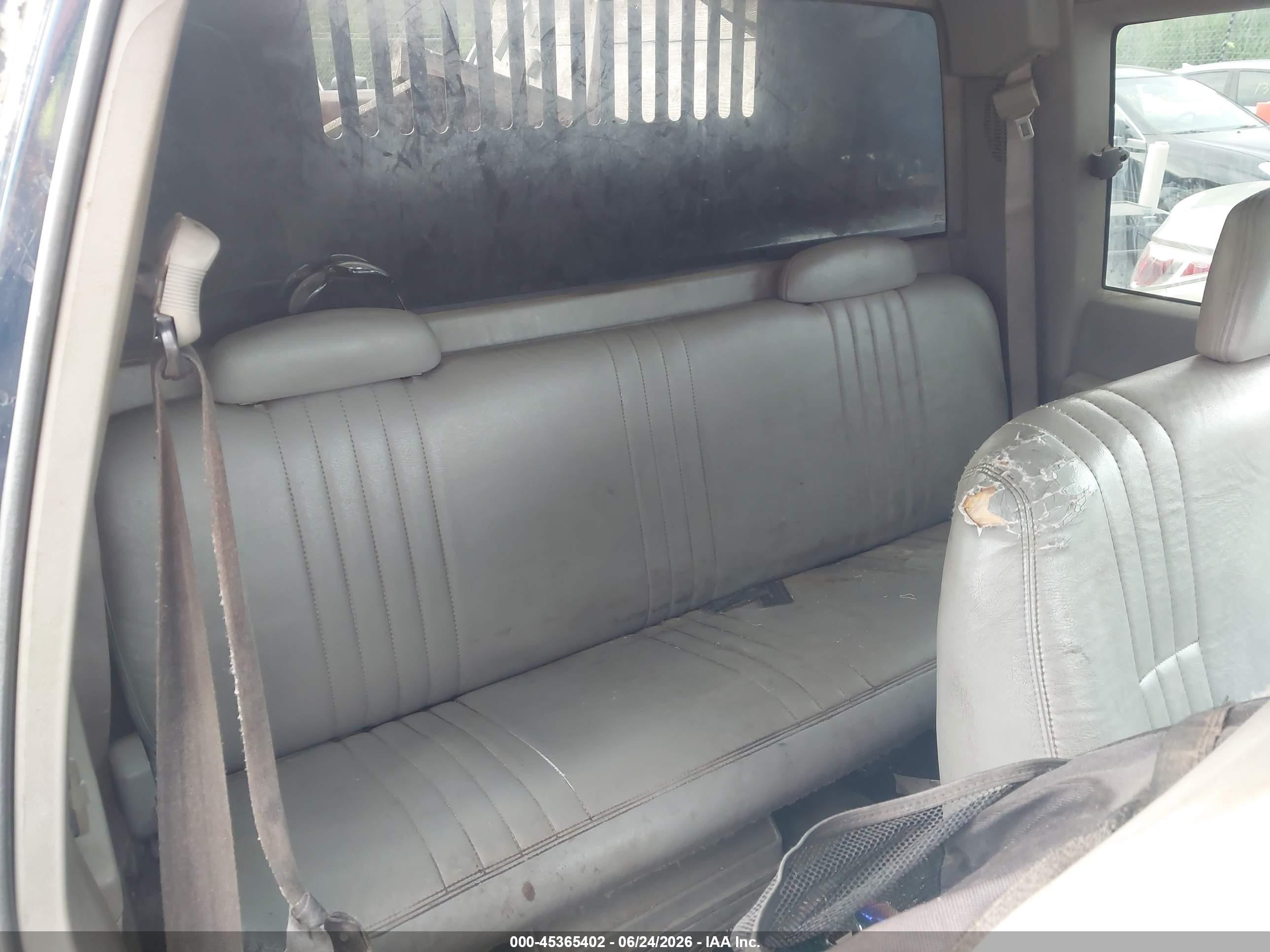 2000 Chevrolet C3500   Blue vin: 1GCHC39R2YF485487