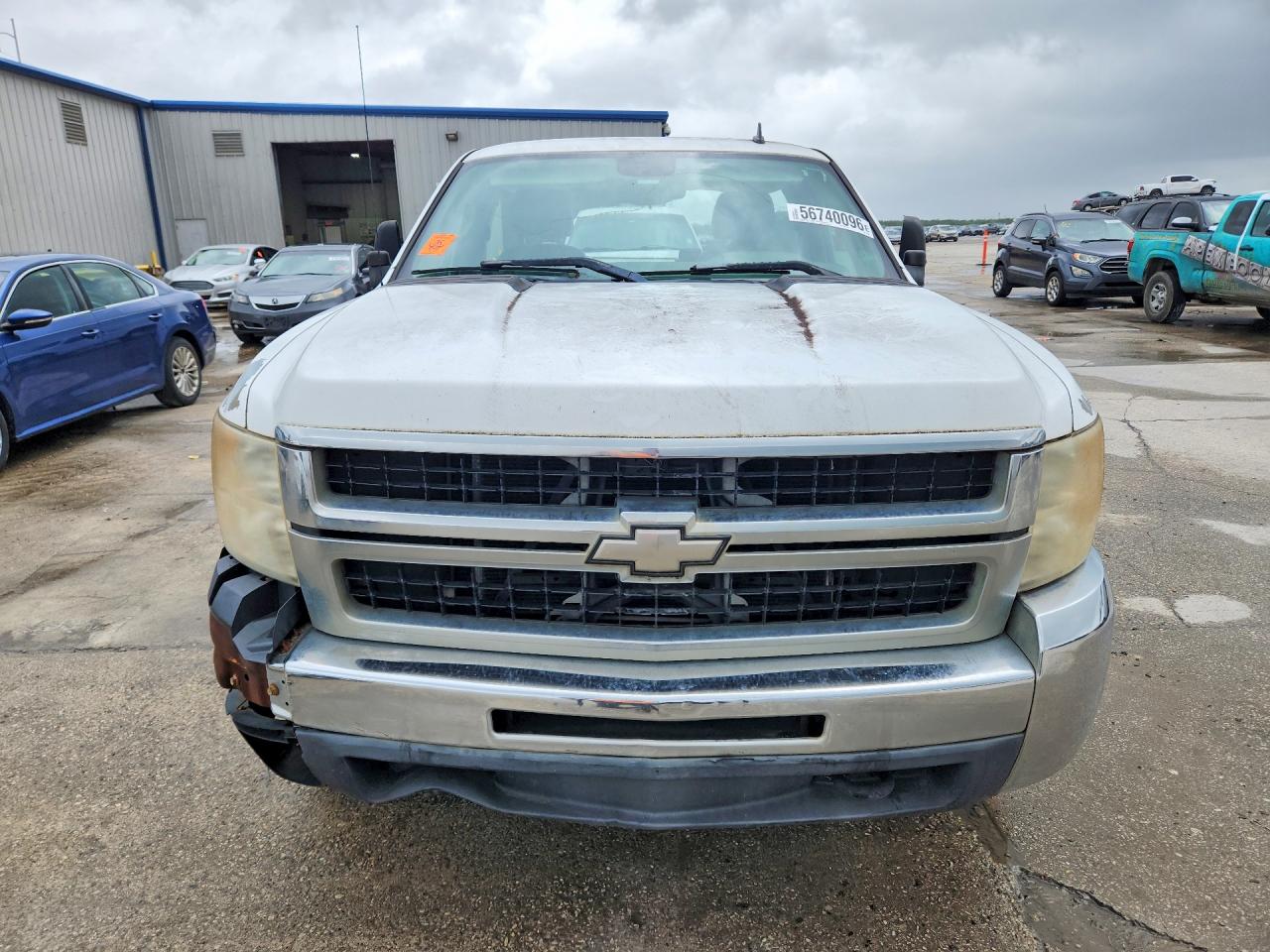 2009 Chevrolet Silverado C2500 Heavy Duty White vin: 1GCHC44KX9E132387