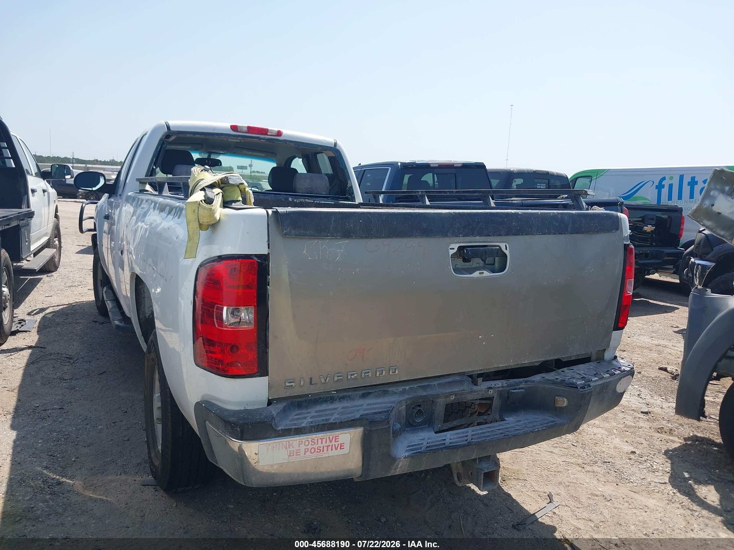 2009 Chevrolet Silverado 2500hd Work Truck White vin: 1GCHC49K49E127193