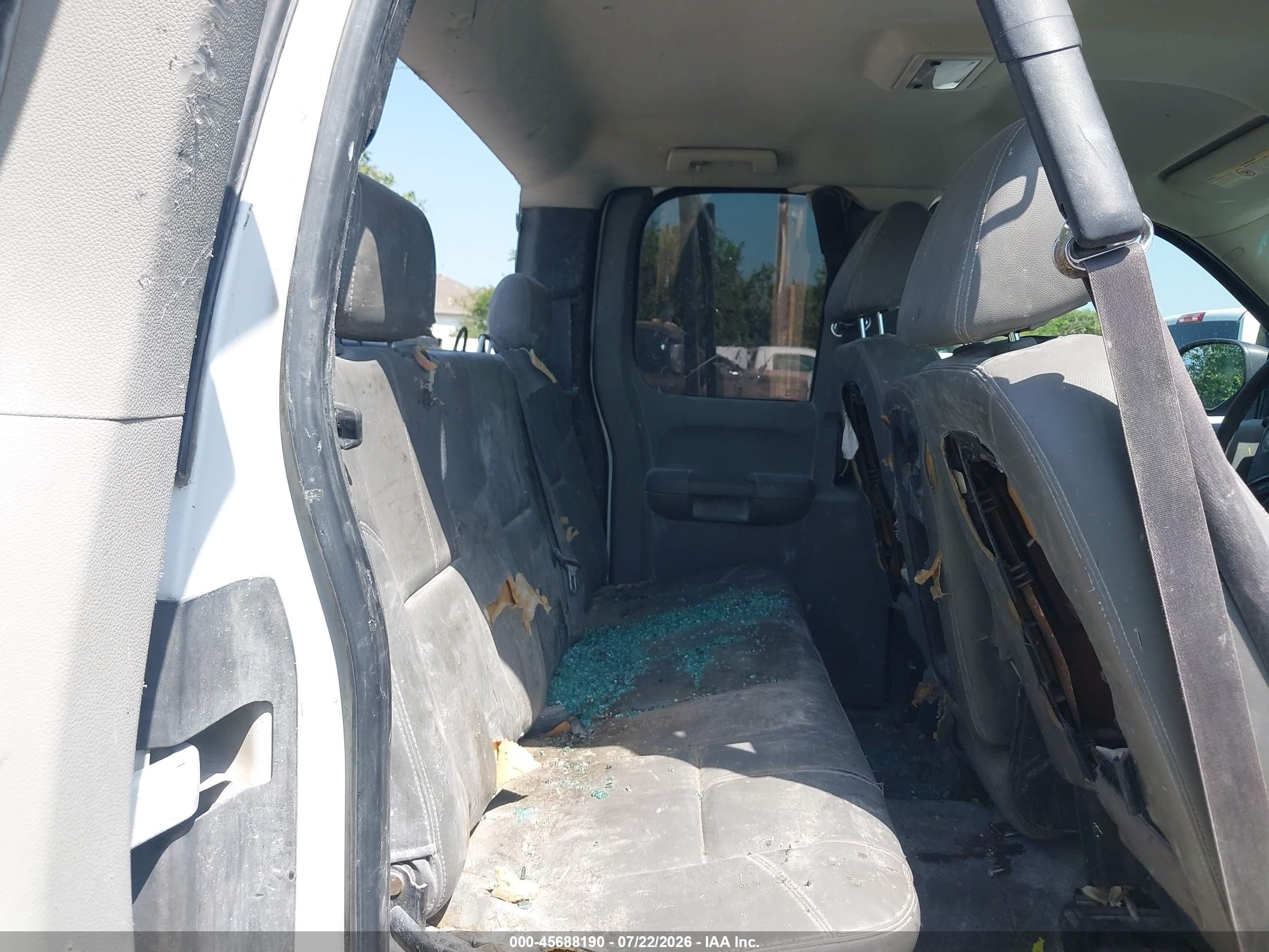 2009 Chevrolet Silverado 2500hd Work Truck White vin: 1GCHC49K49E127193