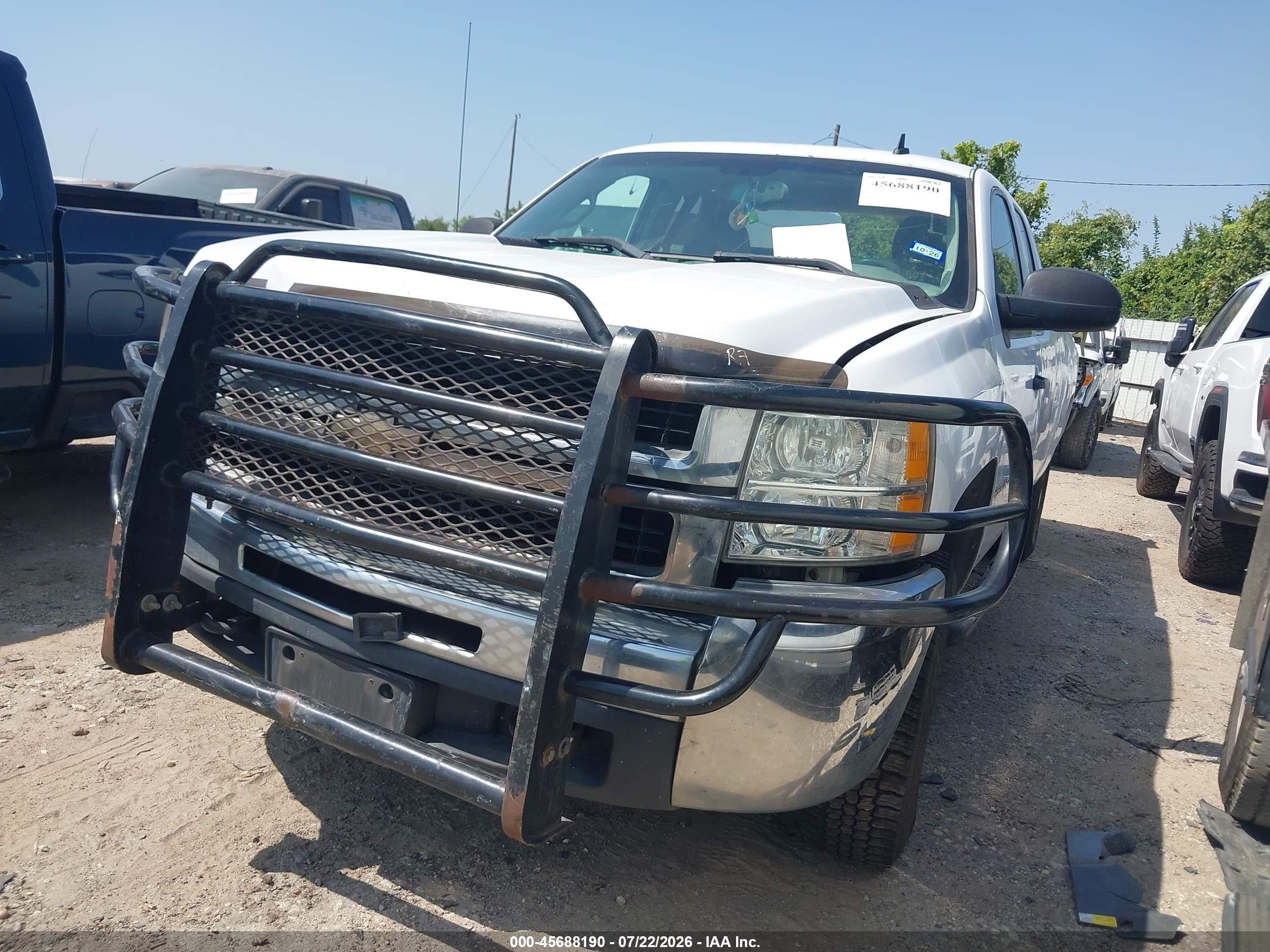 2009 Chevrolet Silverado 2500hd Work Truck White vin: 1GCHC49K49E127193