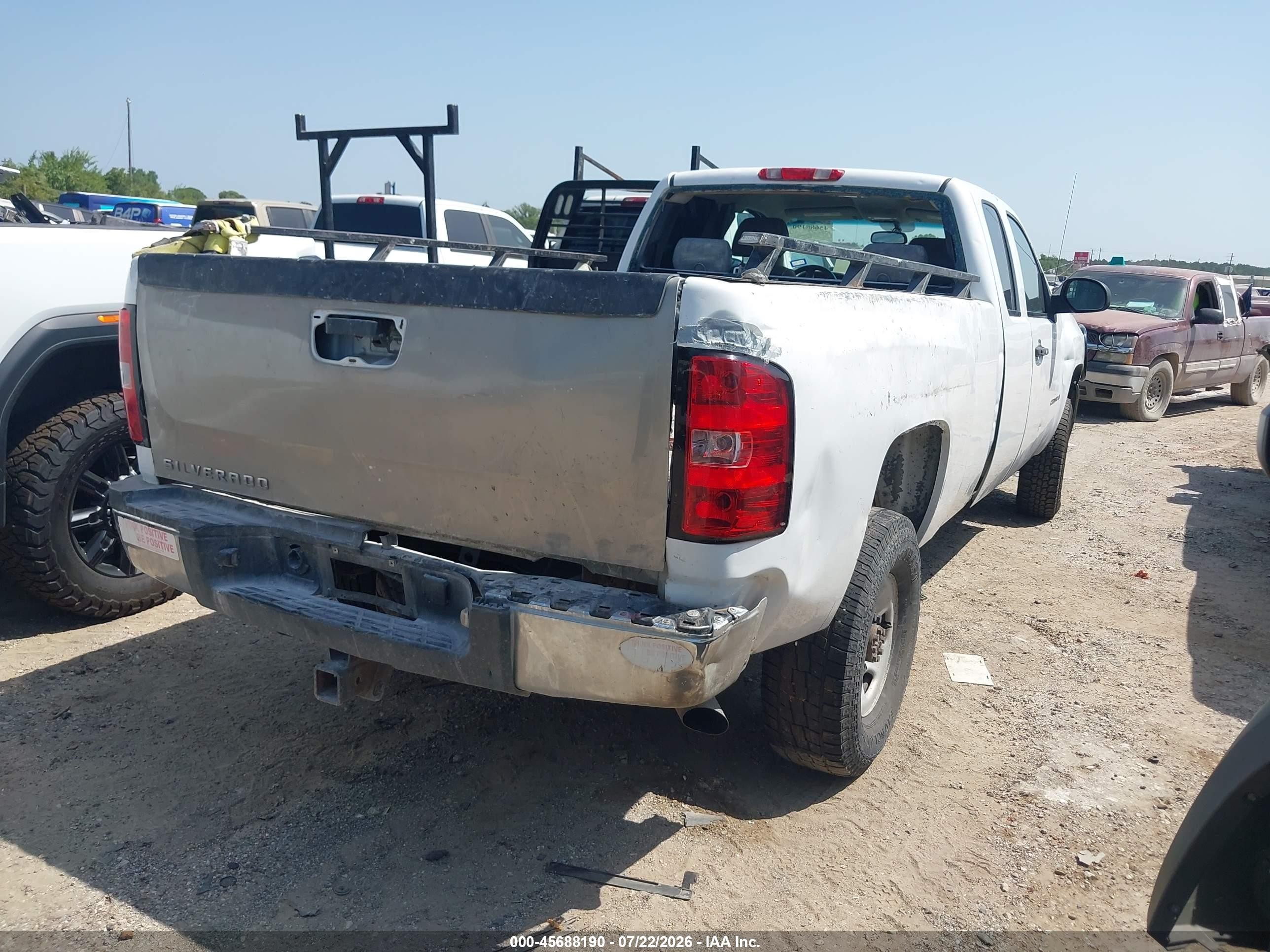 2009 Chevrolet Silverado 2500hd Work Truck White vin: 1GCHC49K49E127193