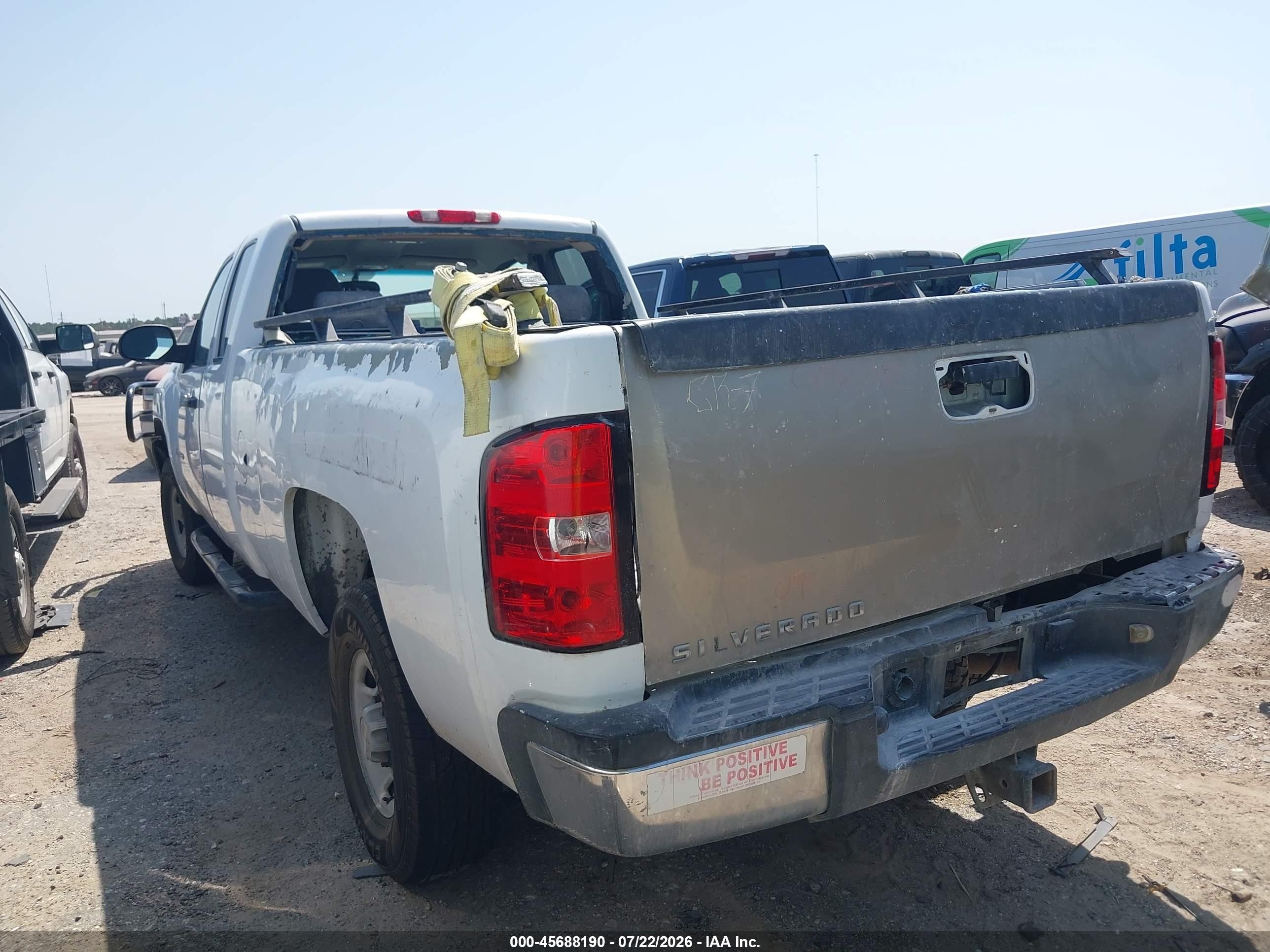 2009 Chevrolet Silverado 2500hd Work Truck White vin: 1GCHC49K49E127193