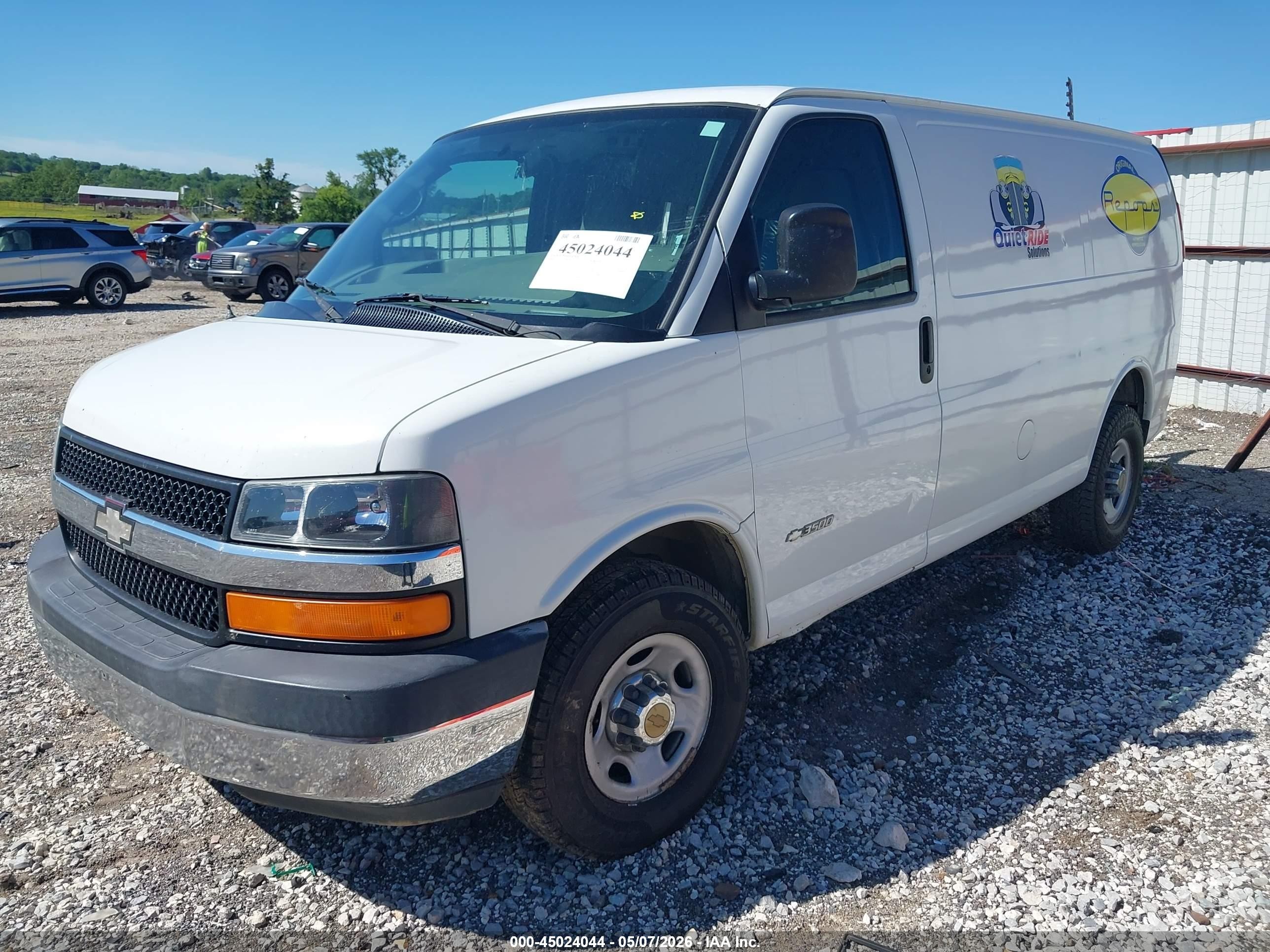 2006 Chevrolet Express Work Van Белый vin: 1GCHG352X61152252