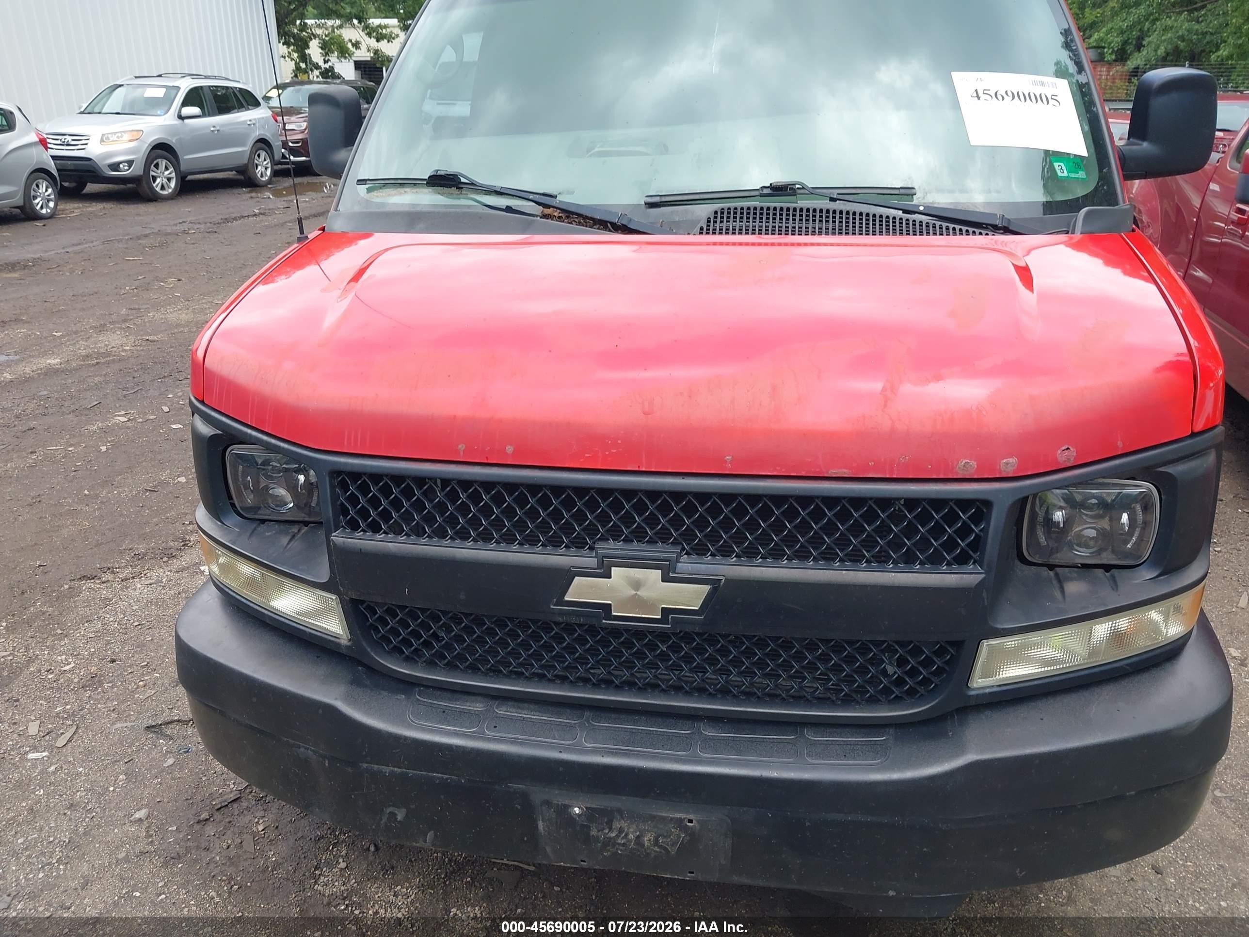 2008 Chevrolet Express Work Van Red vin: 1GCHG35C581189253