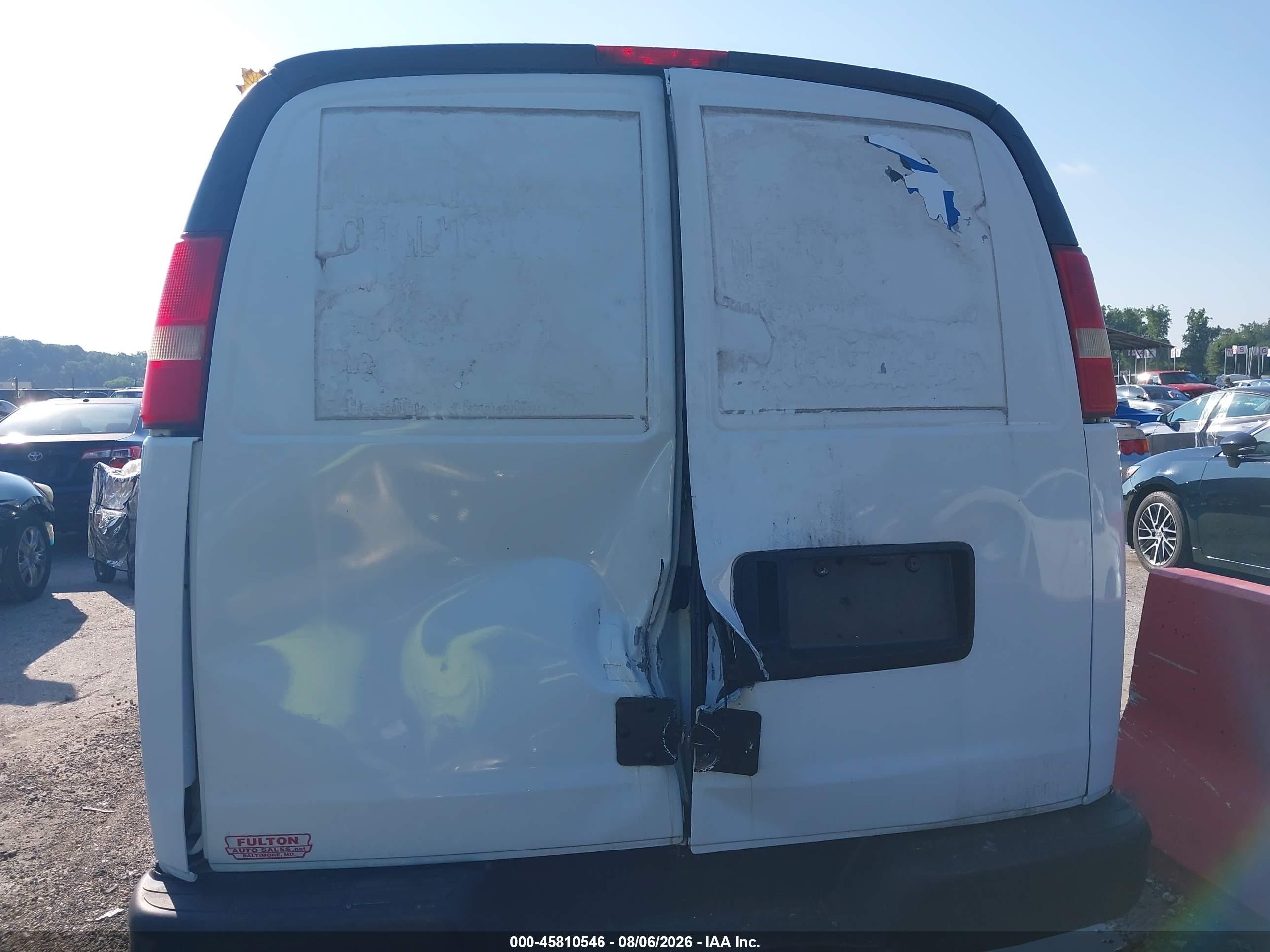 2008 Chevrolet Express Work Van Белый vin: 1GCHG35C881138099