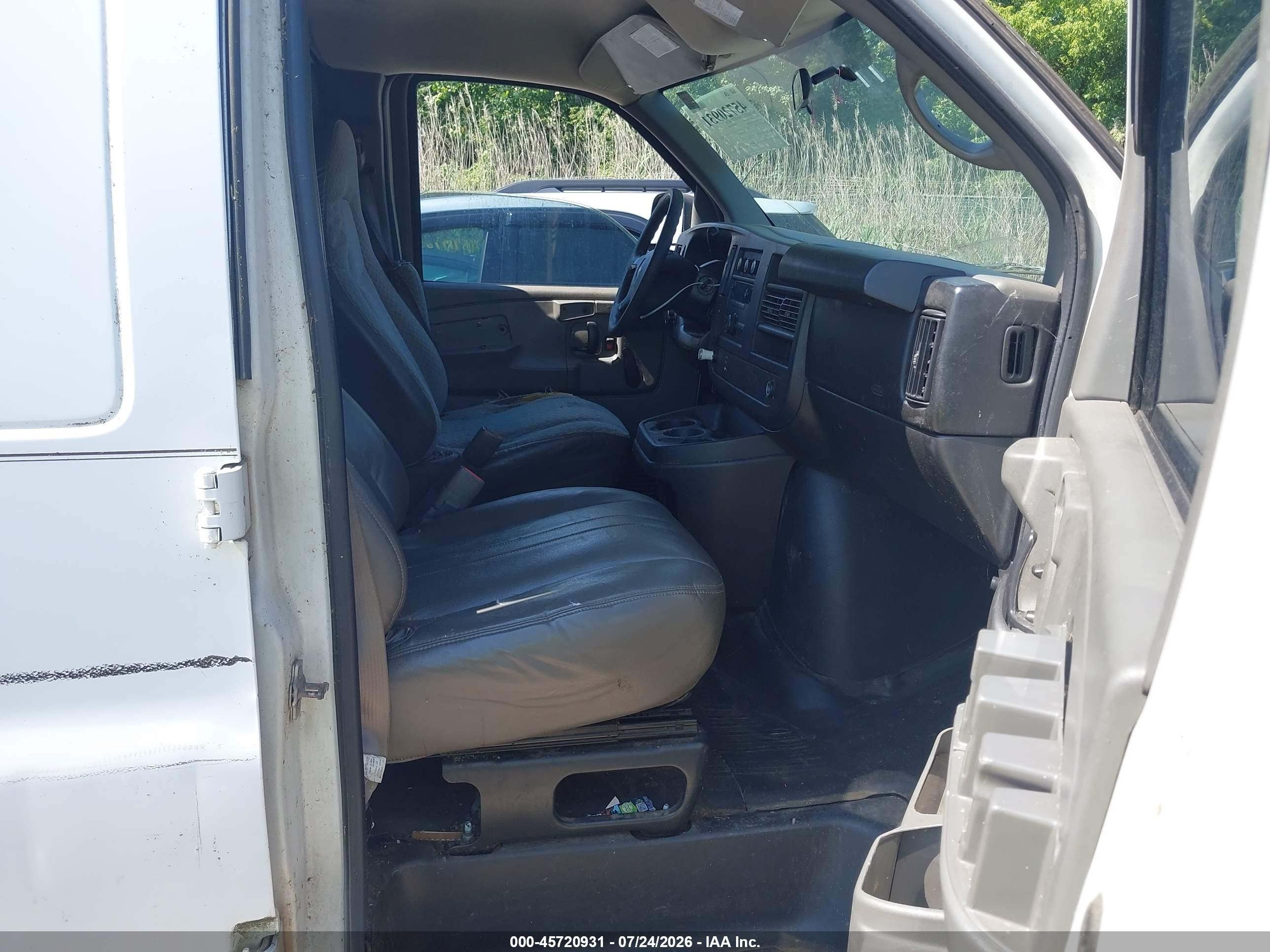 2009 Chevrolet Express Work Van White vin: 1GCHG35CX91151146