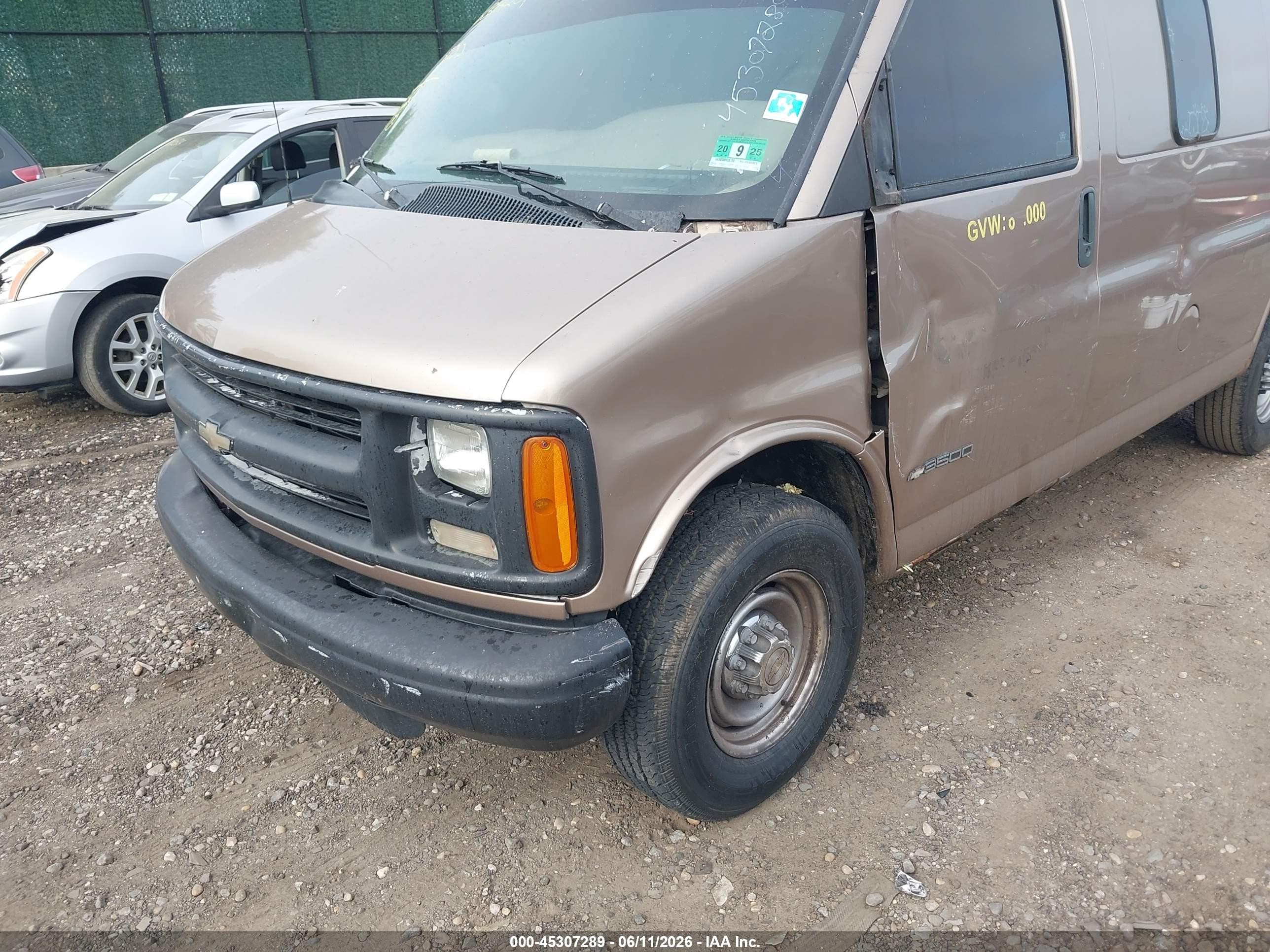 2001 Chevrolet Express   Brown vin: 1GCHG35R011101784
