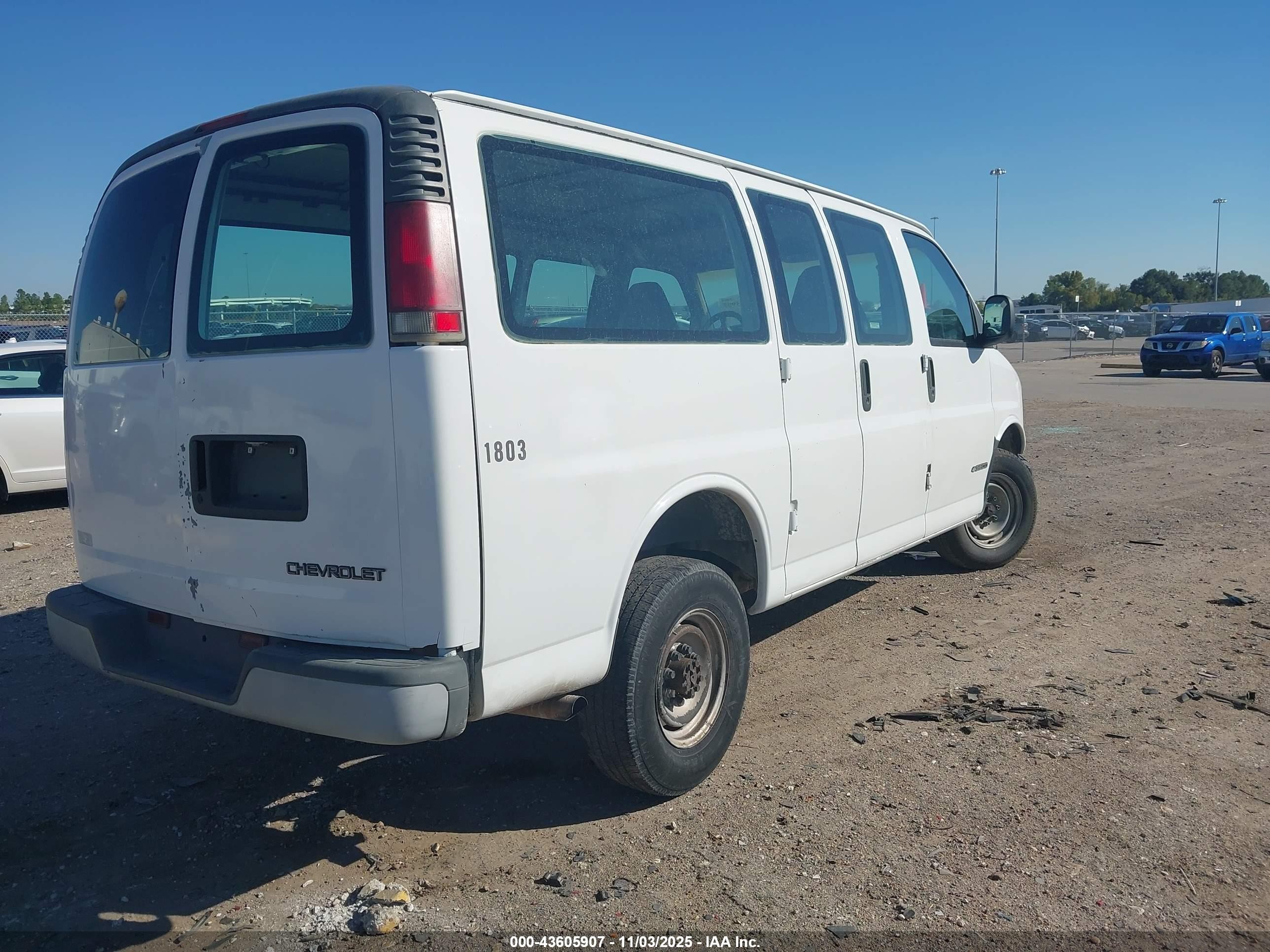 1997 Chevrolet Chevy Van   Белый vin: 1GCHG35R0V1043181