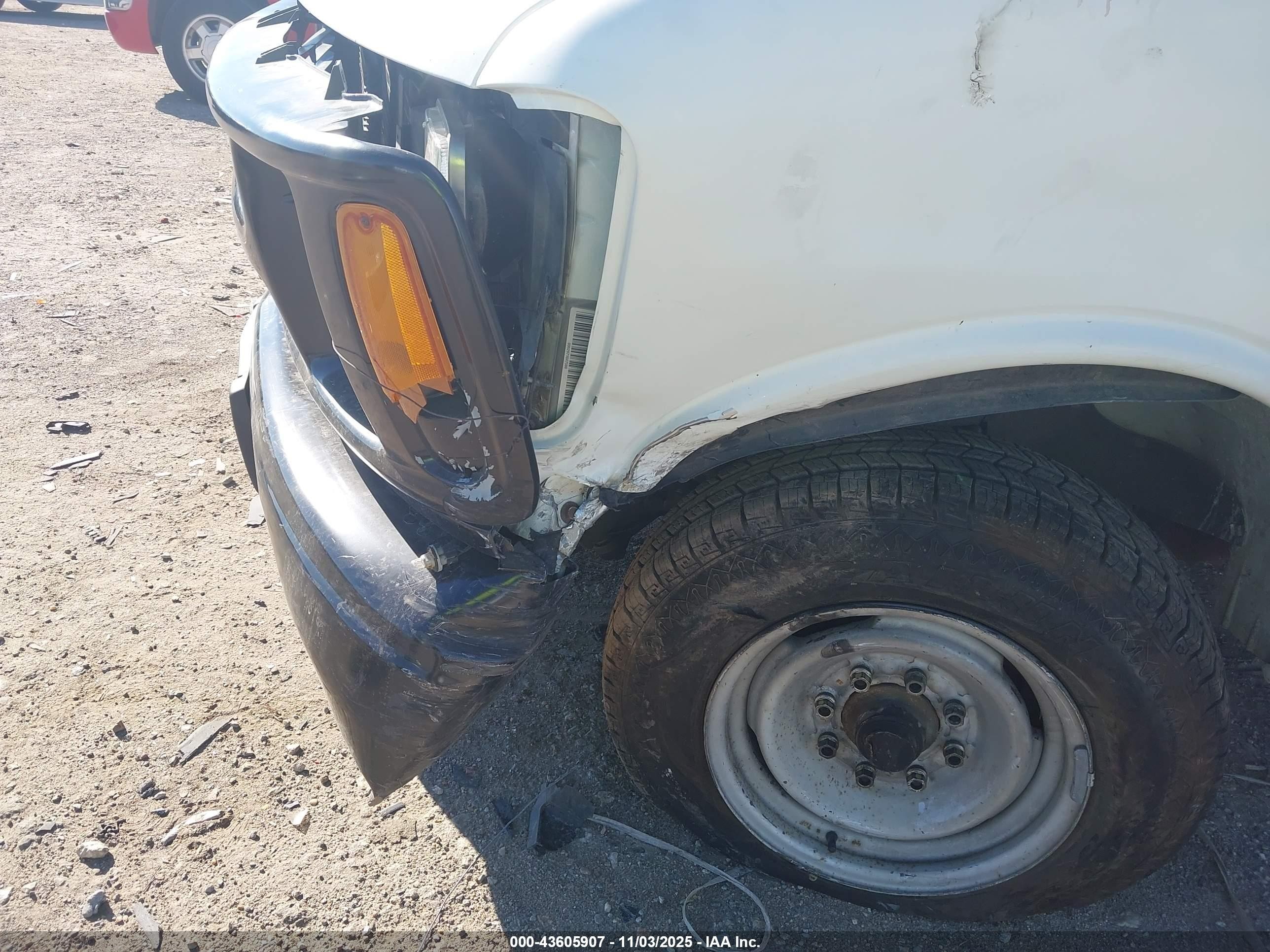 1997 Chevrolet Chevy Van   Белый vin: 1GCHG35R0V1043181