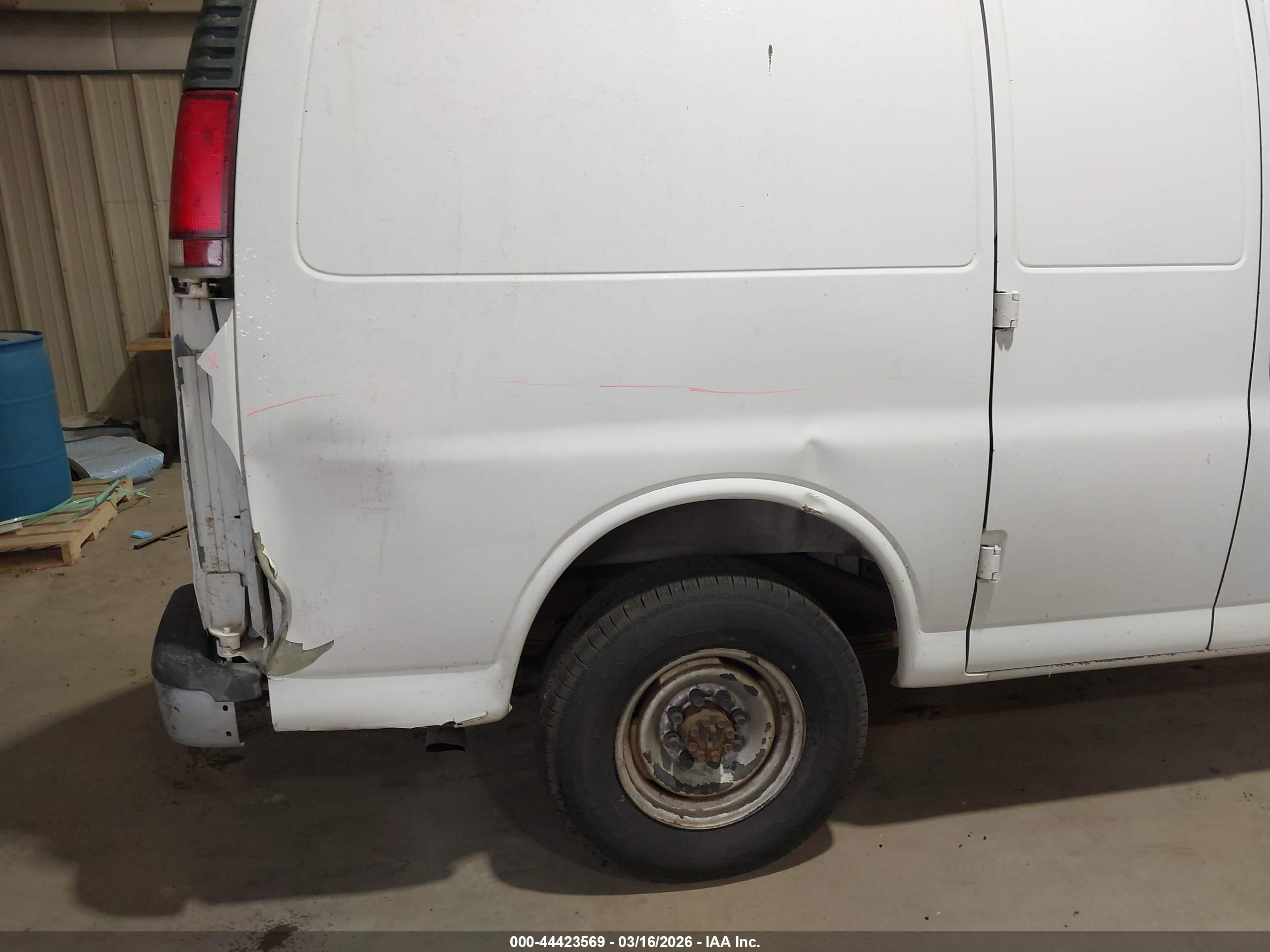 1997 Chevrolet Chevy Van   White vin: 1GCHG35R0V1065732