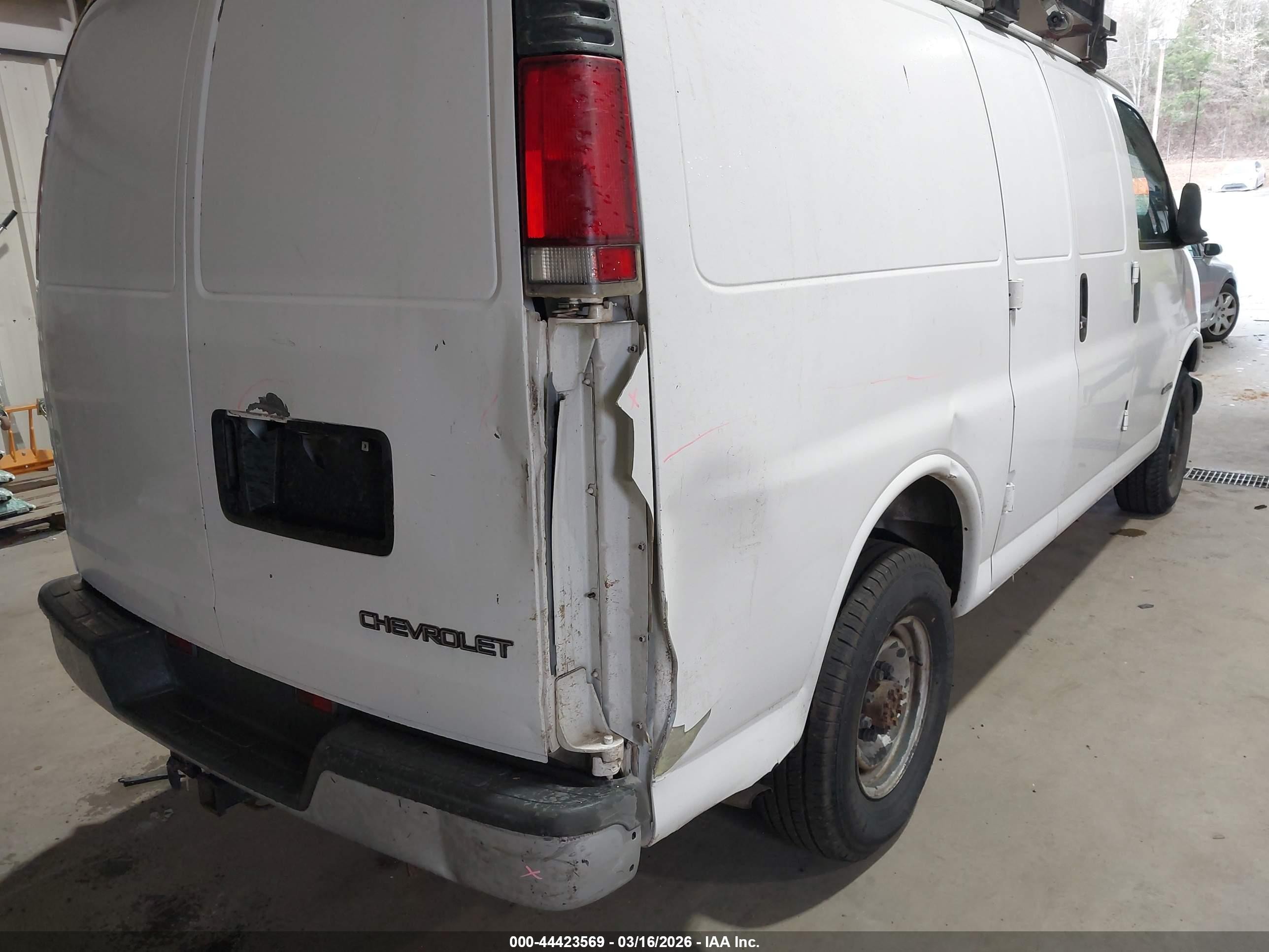 1997 Chevrolet Chevy Van   White vin: 1GCHG35R0V1065732