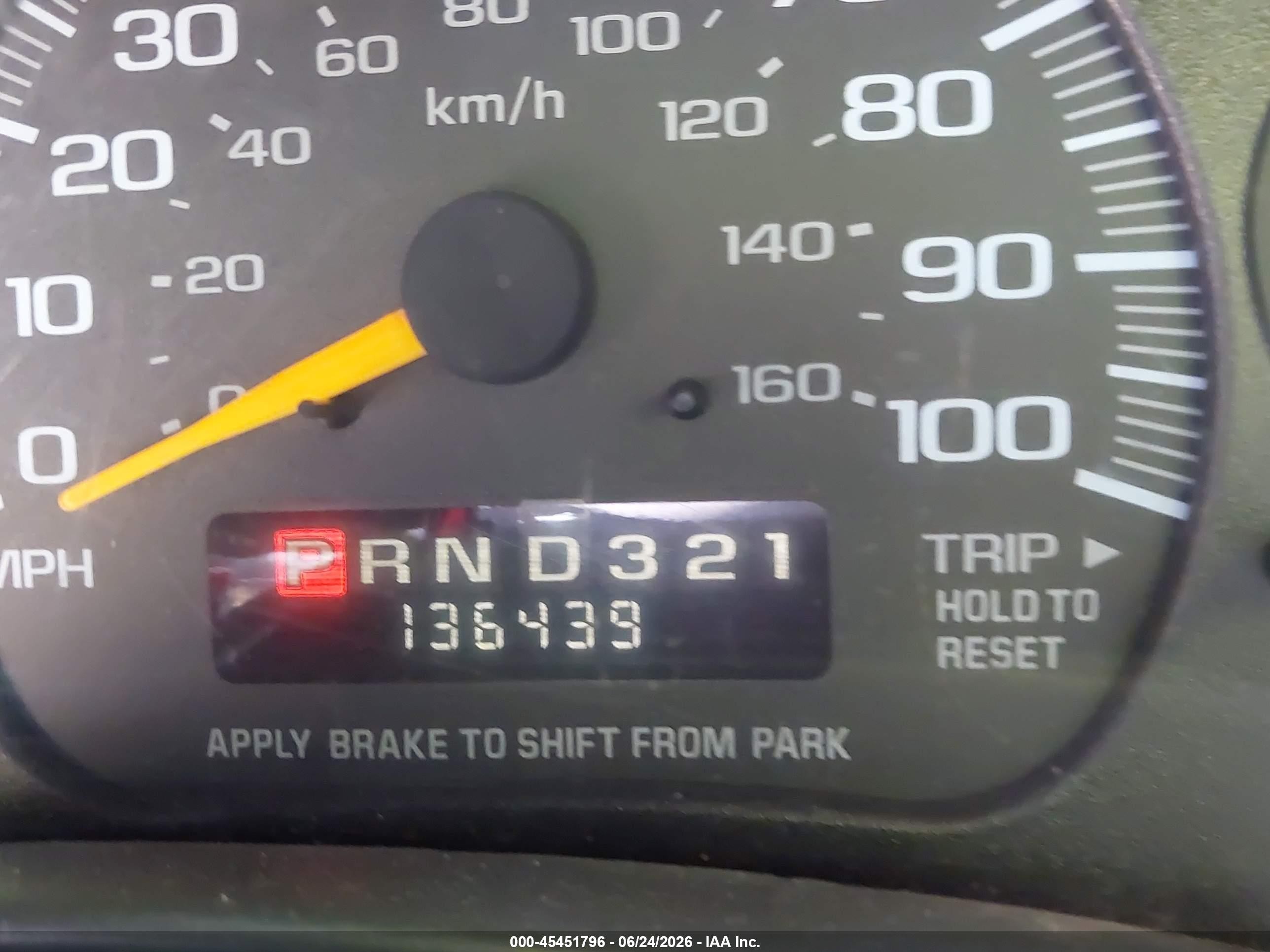 2000 Chevrolet Express   White vin: 1GCHG35R2Y1167490