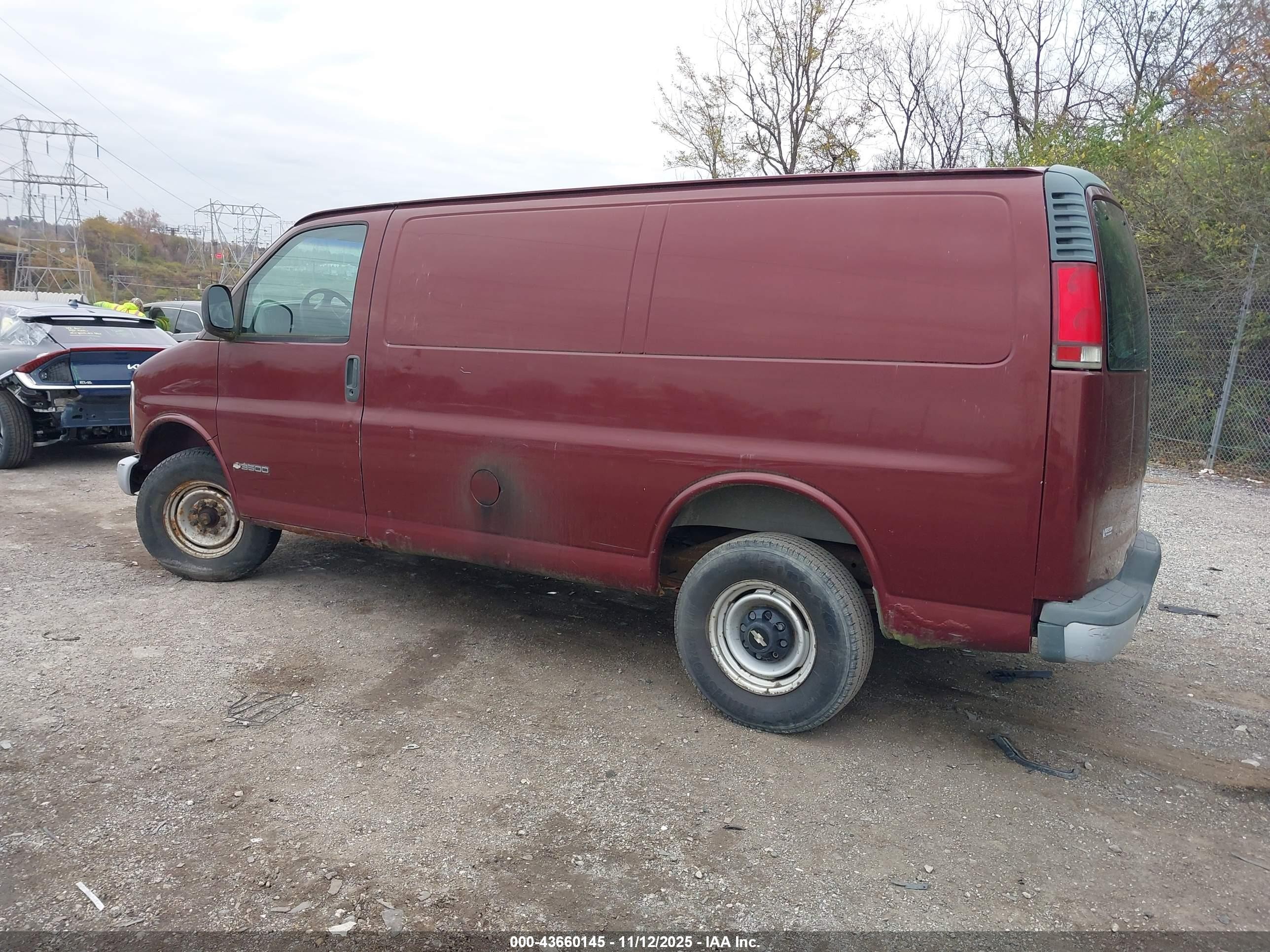 1997 Chevrolet Chevy Van   Maroon vin: 1GCHG35R3V1065367