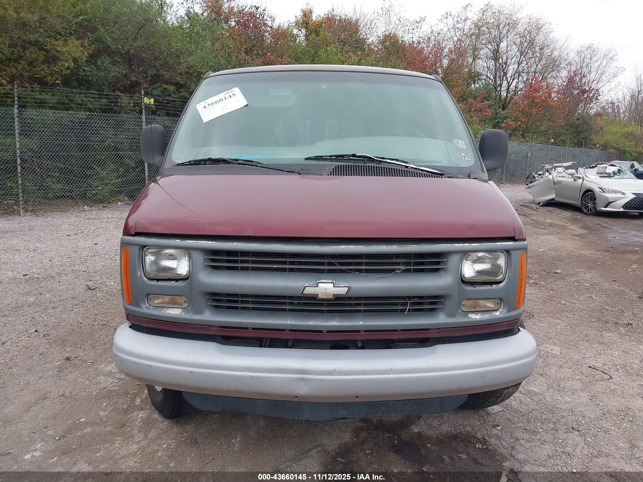 1997 Chevrolet Chevy Van   Maroon vin: 1GCHG35R3V1065367