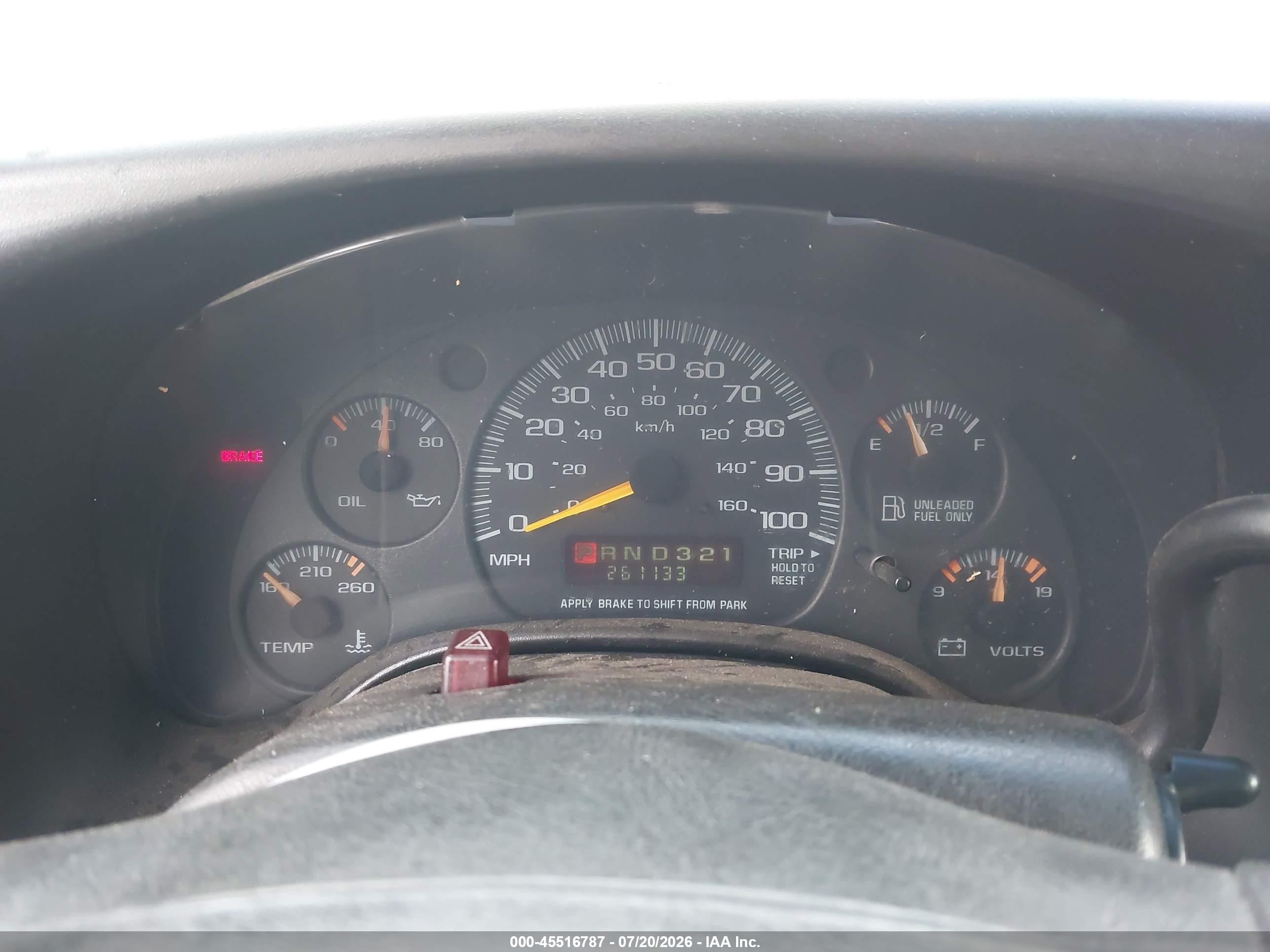 2001 Chevrolet Express   White vin: 1GCHG35R411169117