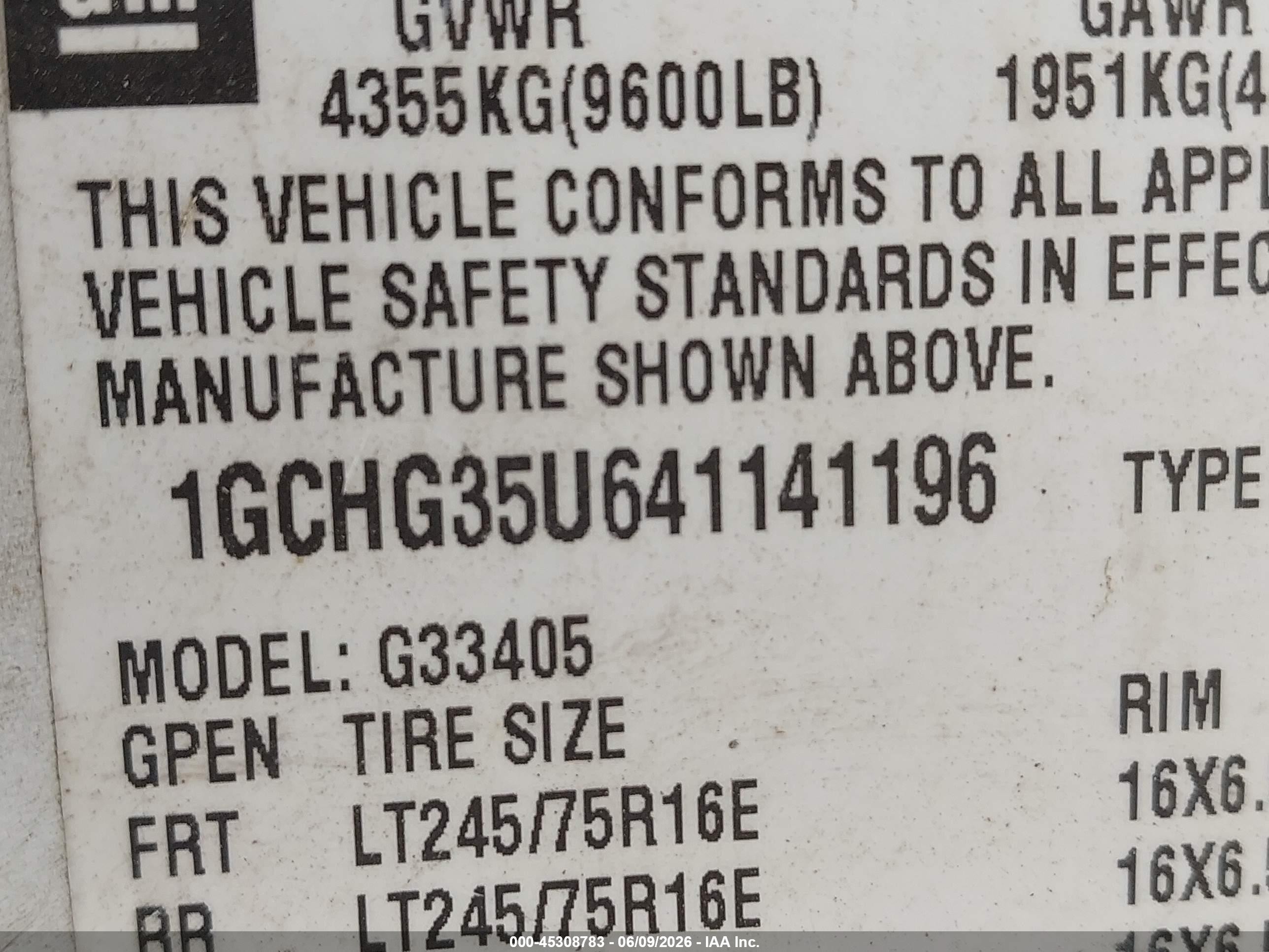 2004 Chevrolet Express   White vin: 1GCHG35U641141196