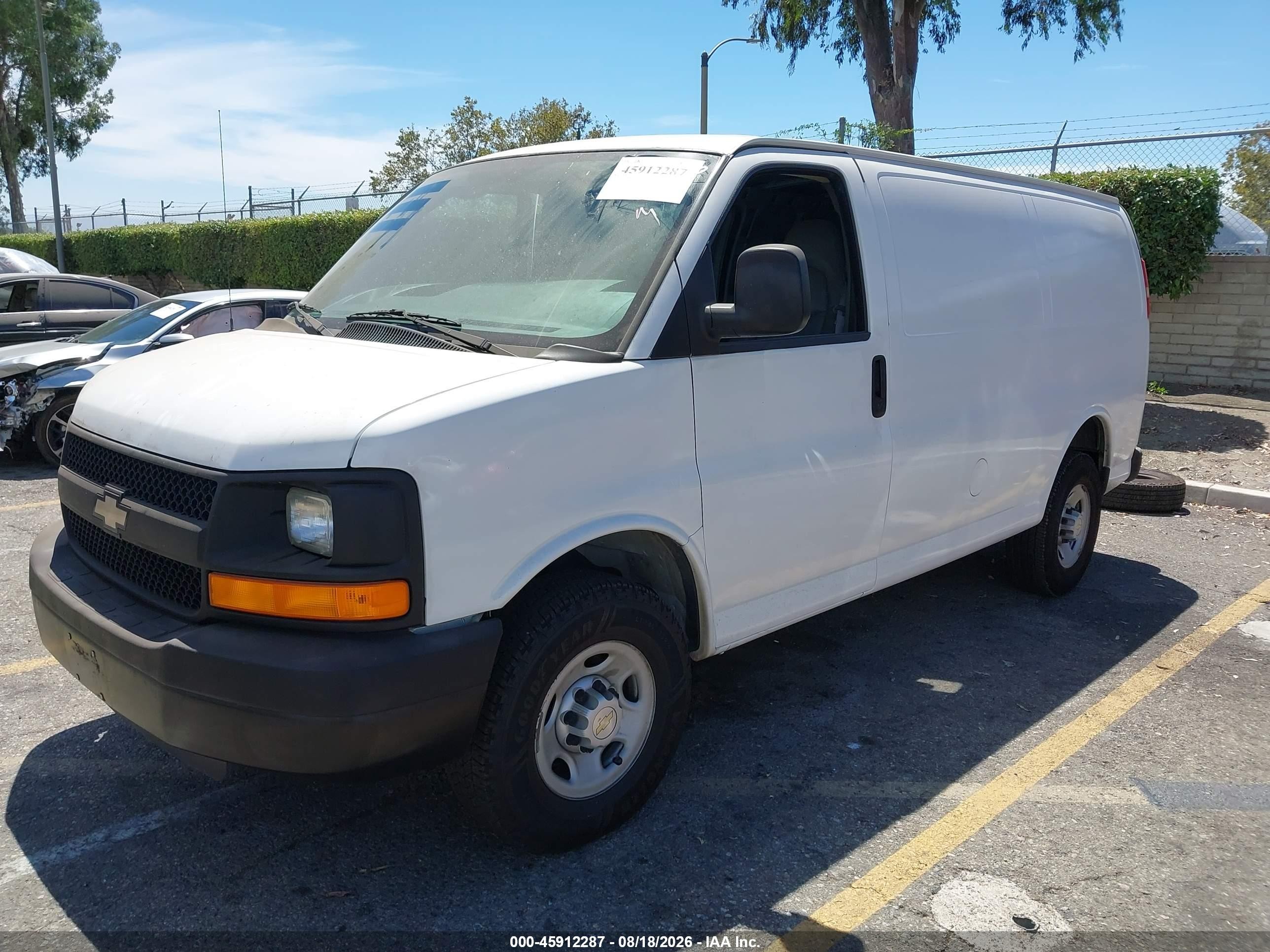2007 Chevrolet Express Cargo Van Work Van White vin: 1GCHG35U971226540