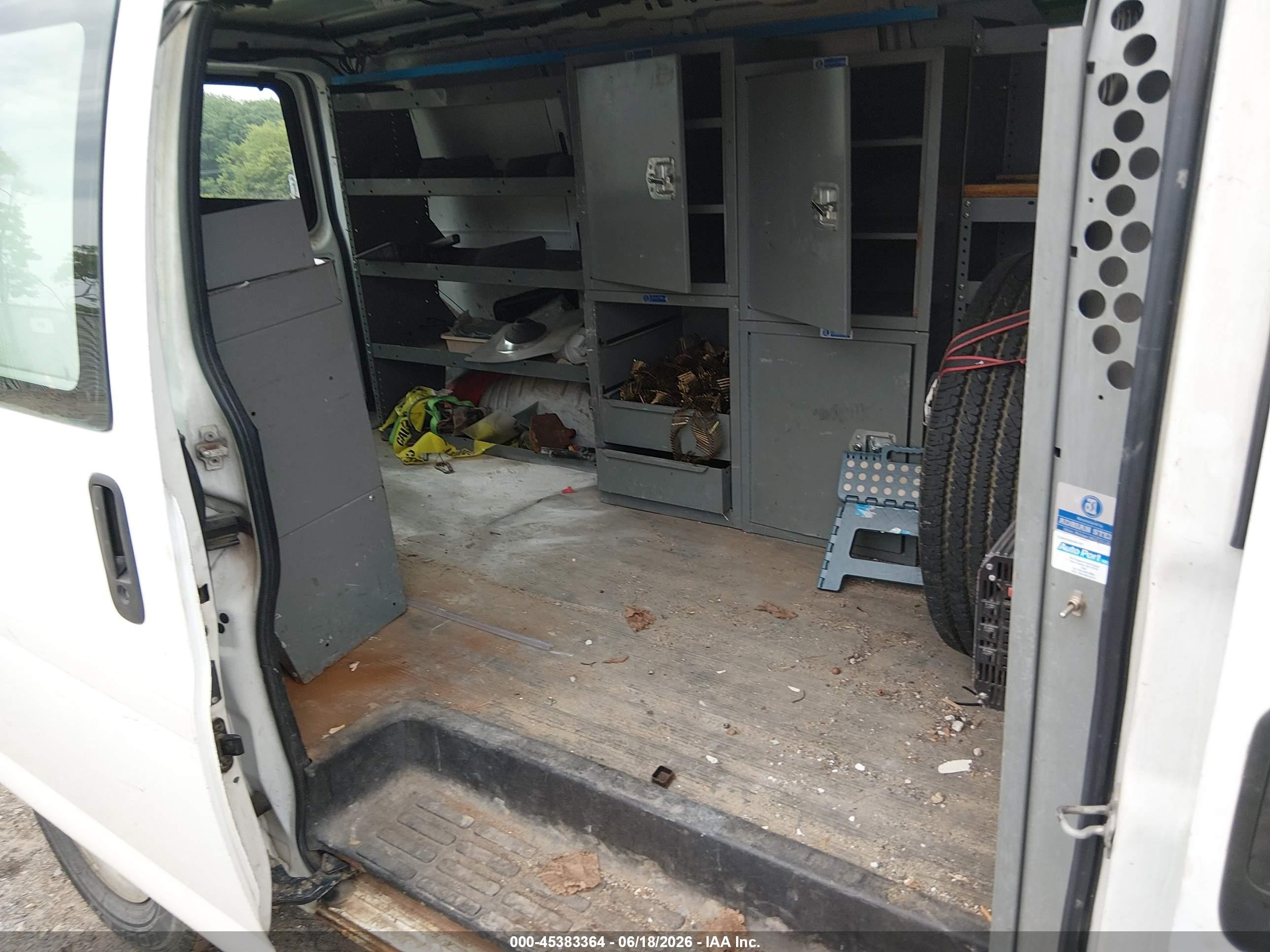 2007 Chevrolet Express Cargo Van Work Van White vin: 1GCHG35U971249638