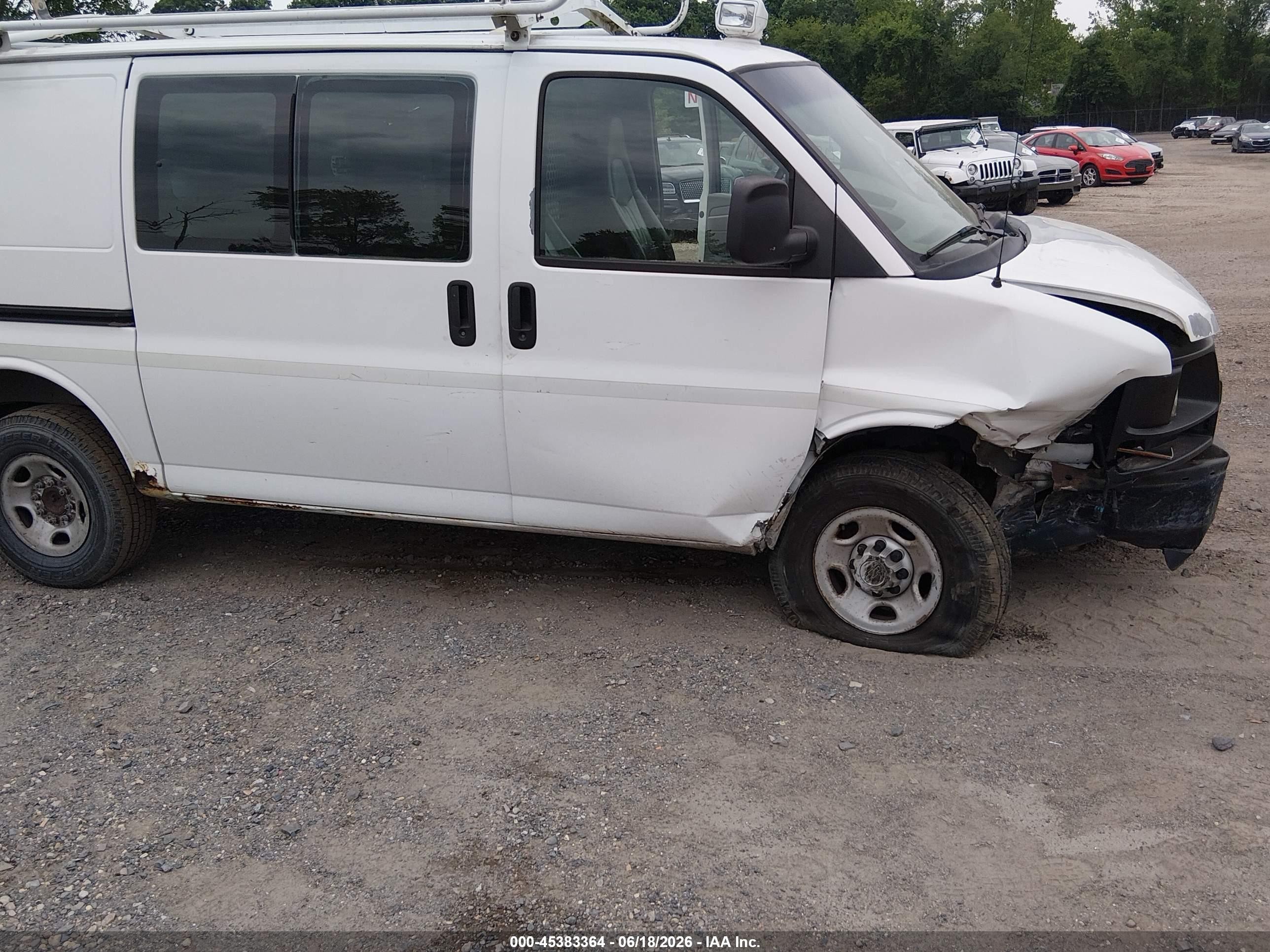 2007 Chevrolet Express Cargo Van Work Van White vin: 1GCHG35U971249638