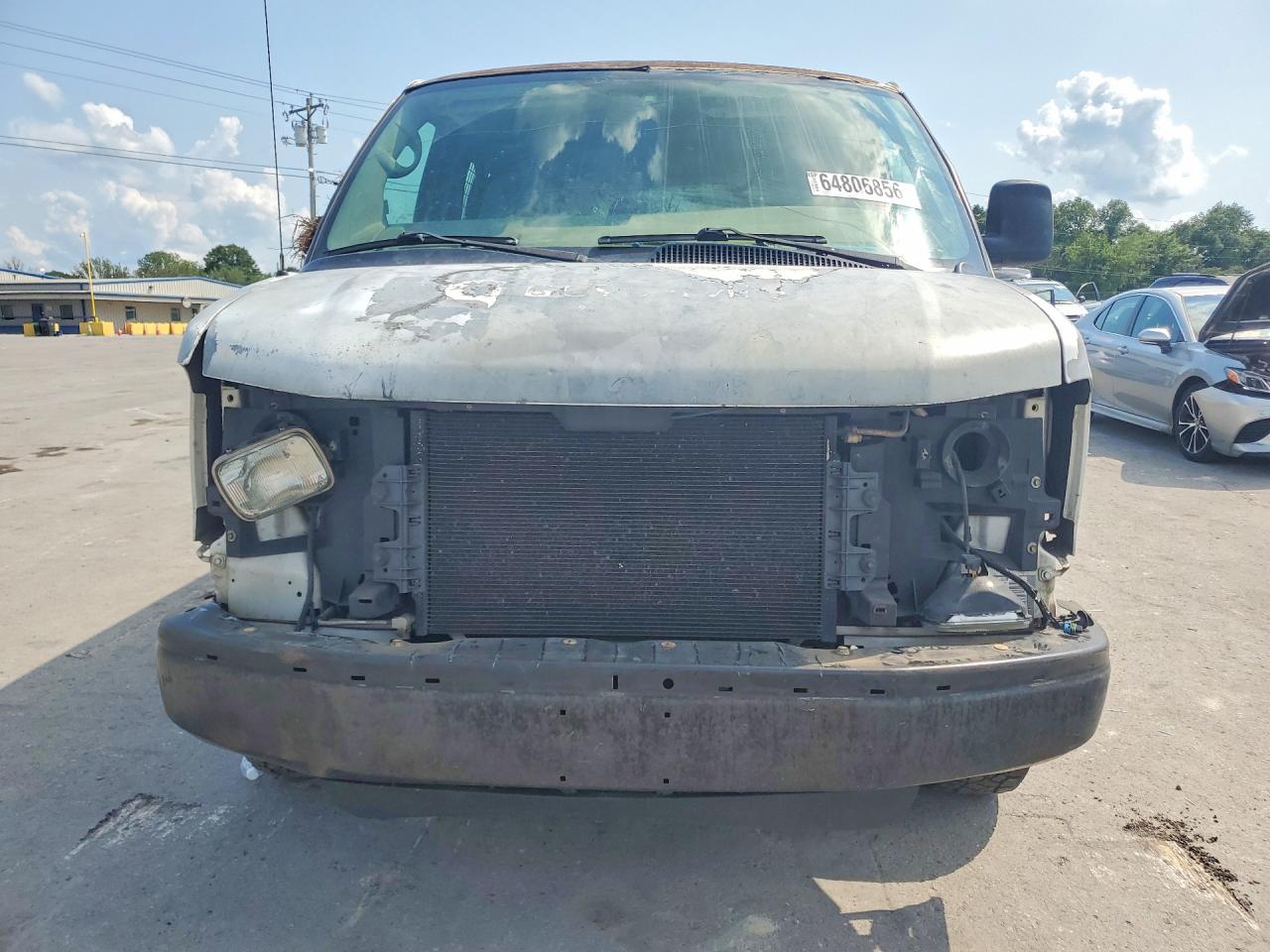2005 Chevrolet Express G3500 White vin: 1GCHG35UX51231405