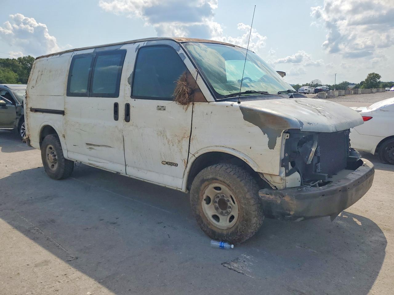 2005 Chevrolet Express G3500 White vin: 1GCHG35UX51231405