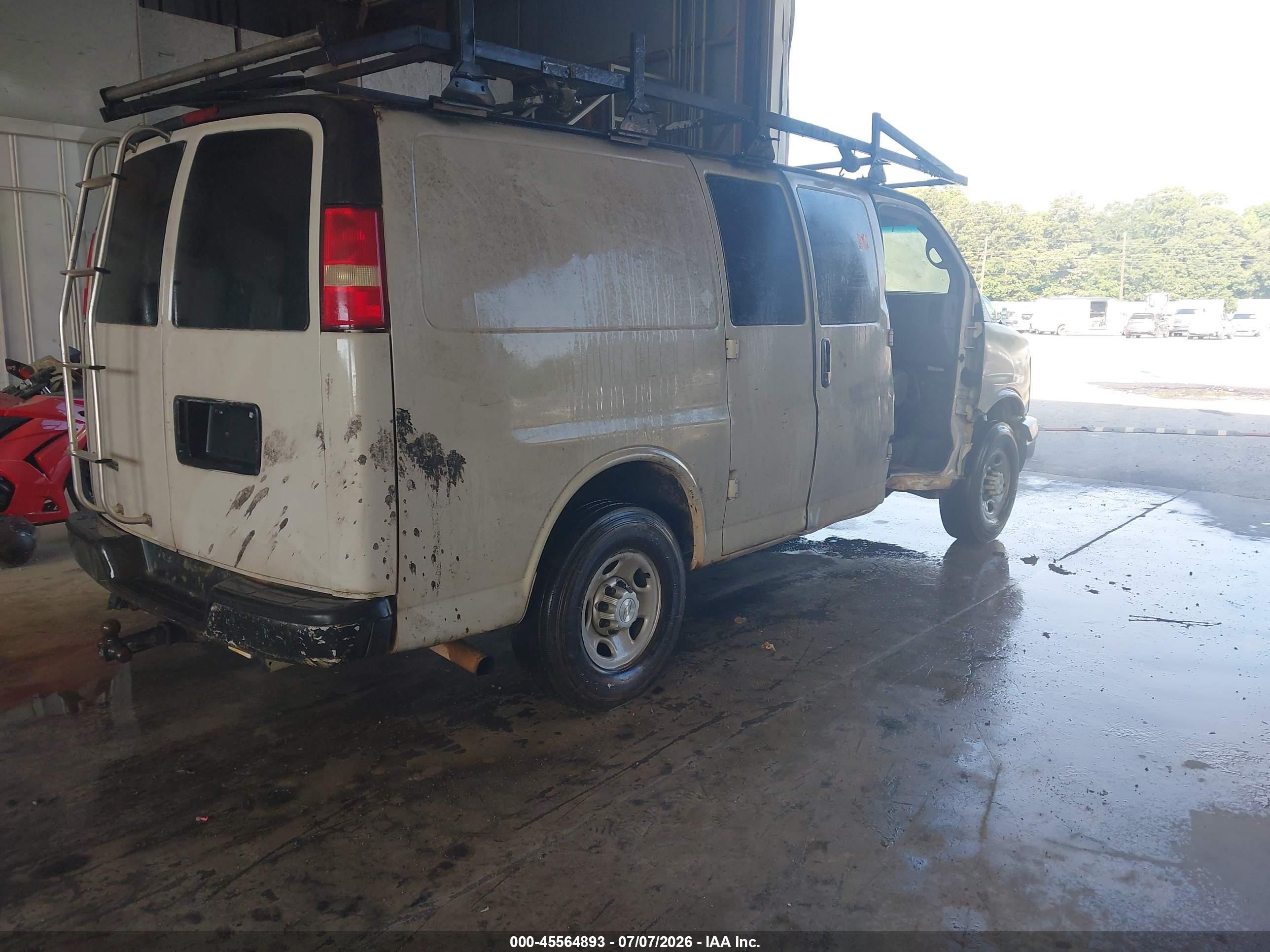 2006 Chevrolet Express Work Van White vin: 1GCHG35V161193198