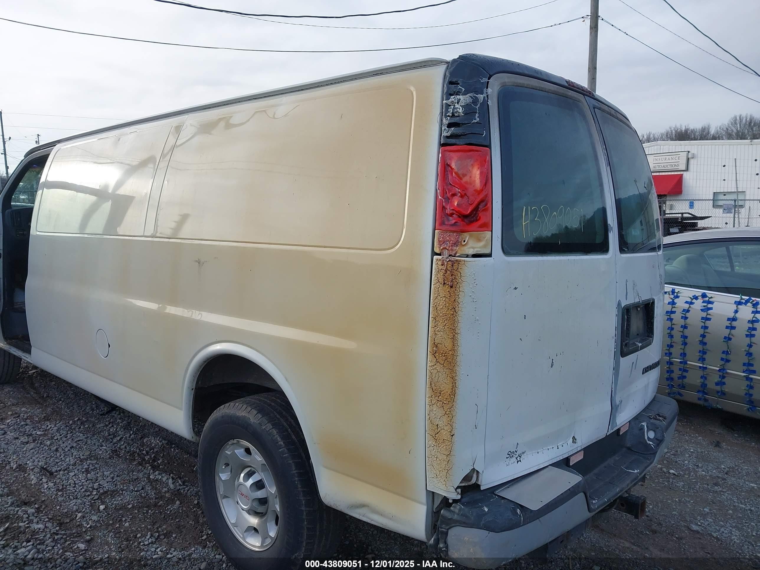 1997 Chevrolet Chevy Van   Белый vin: 1GCHG39F8V1098588