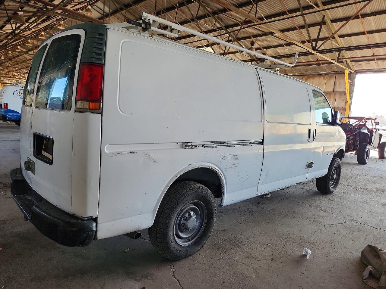 1999 Chevrolet Express G3500 White vin: 1GCHG39R0X1007343