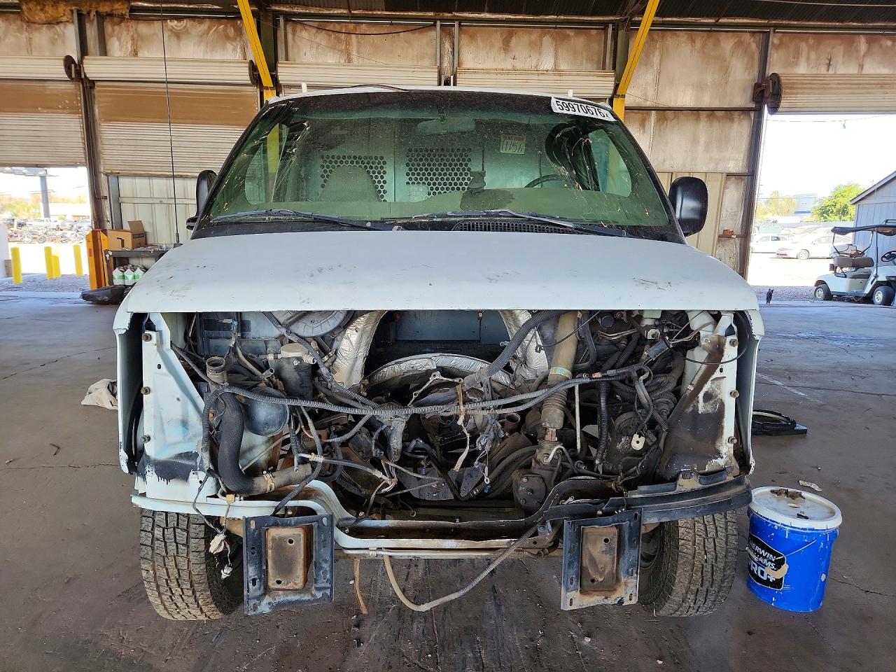 1999 Chevrolet Express G3500 White vin: 1GCHG39R0X1007343