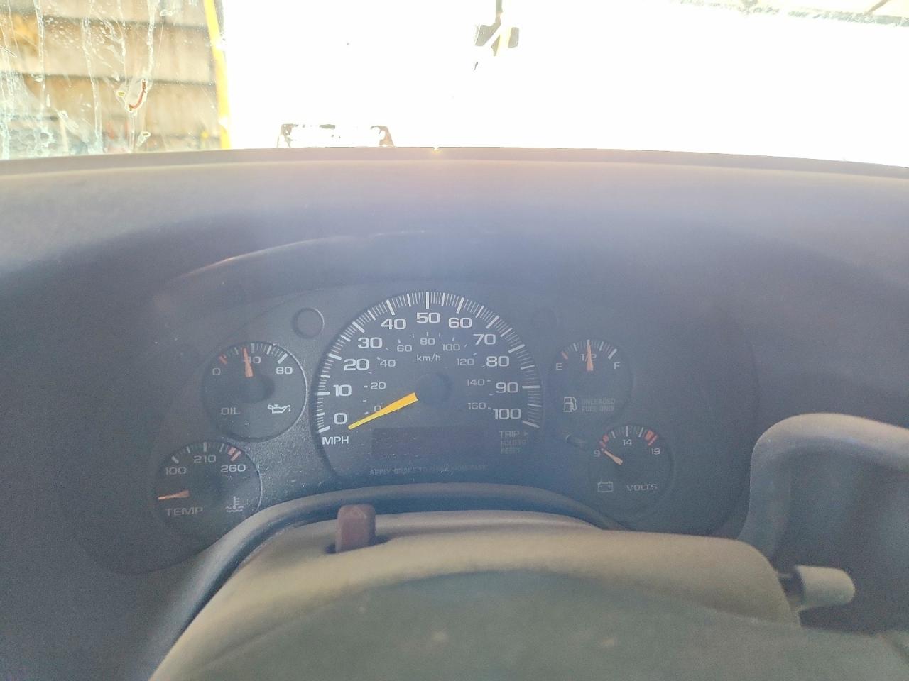 1999 Chevrolet Express G3500 White vin: 1GCHG39R0X1007343