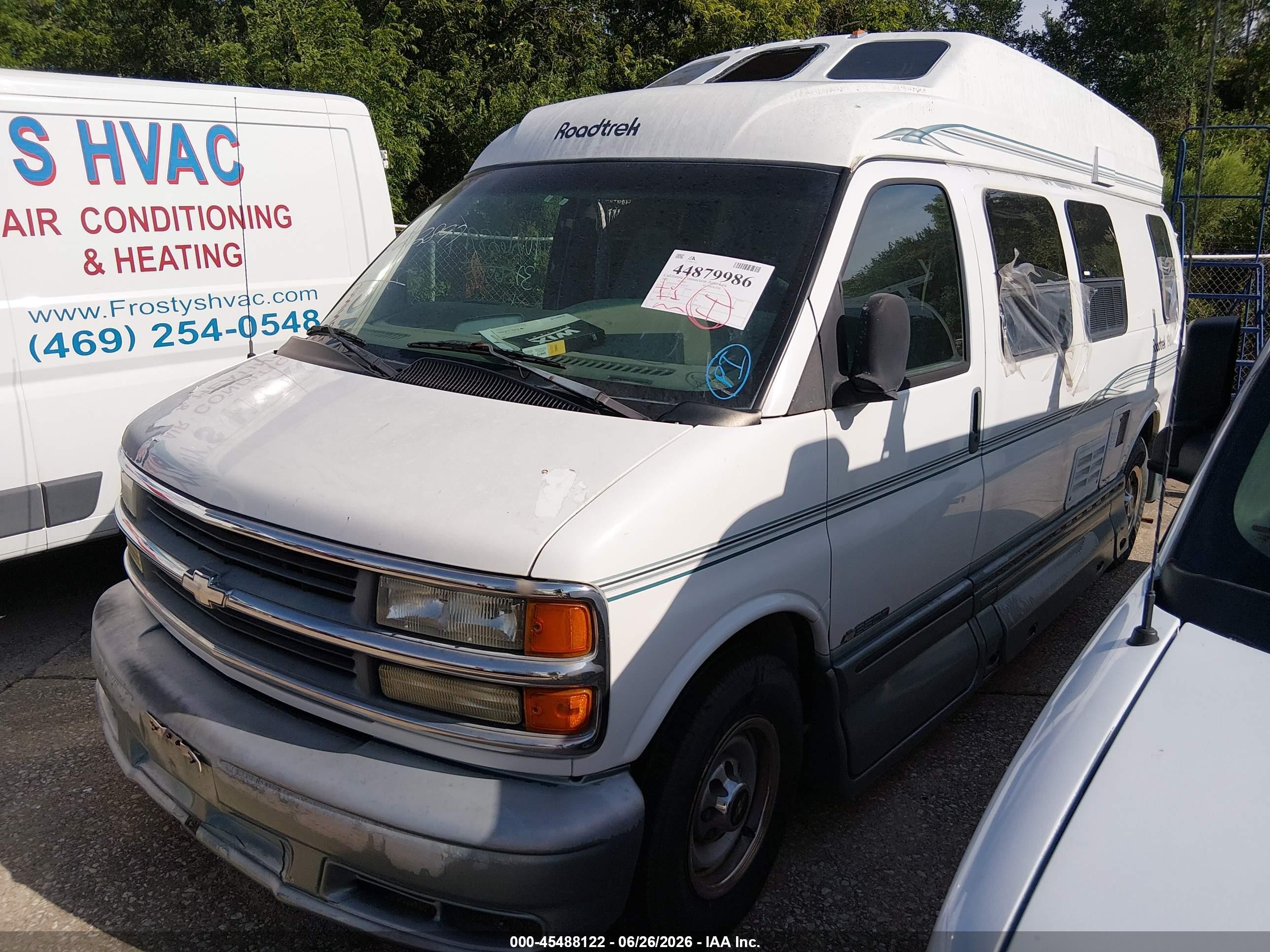 2002 Chevrolet Express Cargo Van   White vin: 1GCHG39R121233609