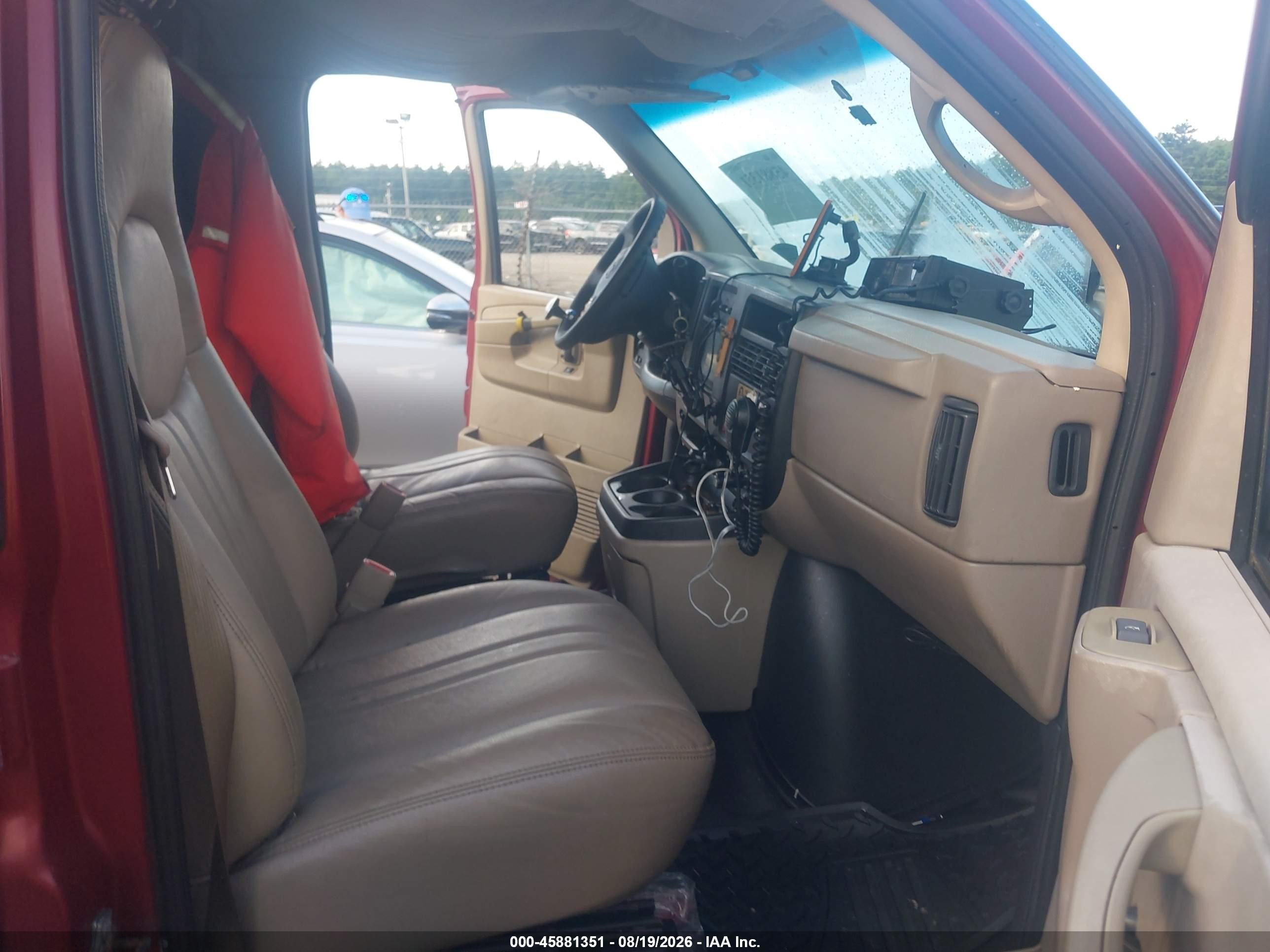 2006 Chevrolet Express Cargo Van Y3h Paratransit Red vin: 1GCHG39U061242750