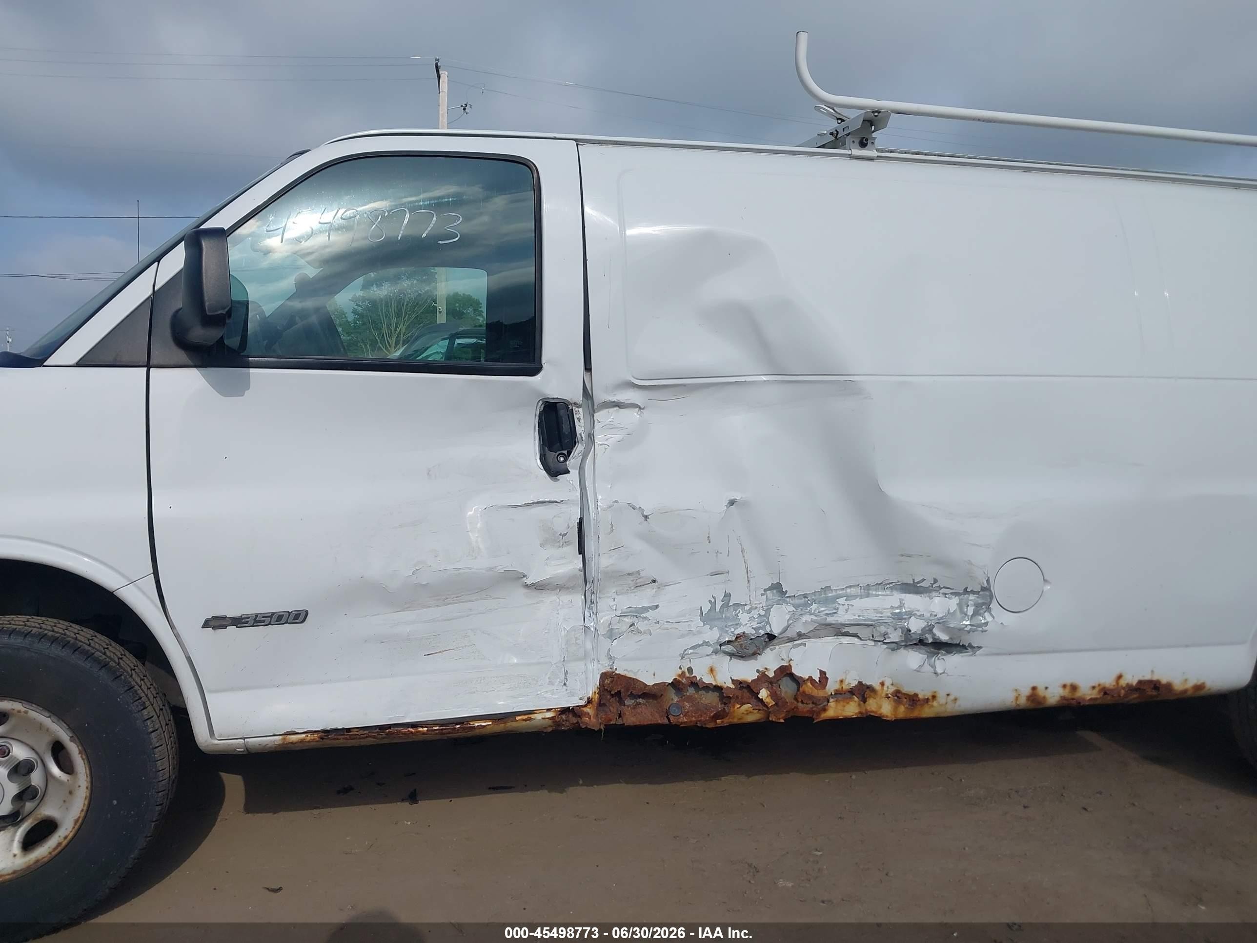 2006 Chevrolet Express Cargo Van Y3h Paratransit White vin: 1GCHG39U661109622