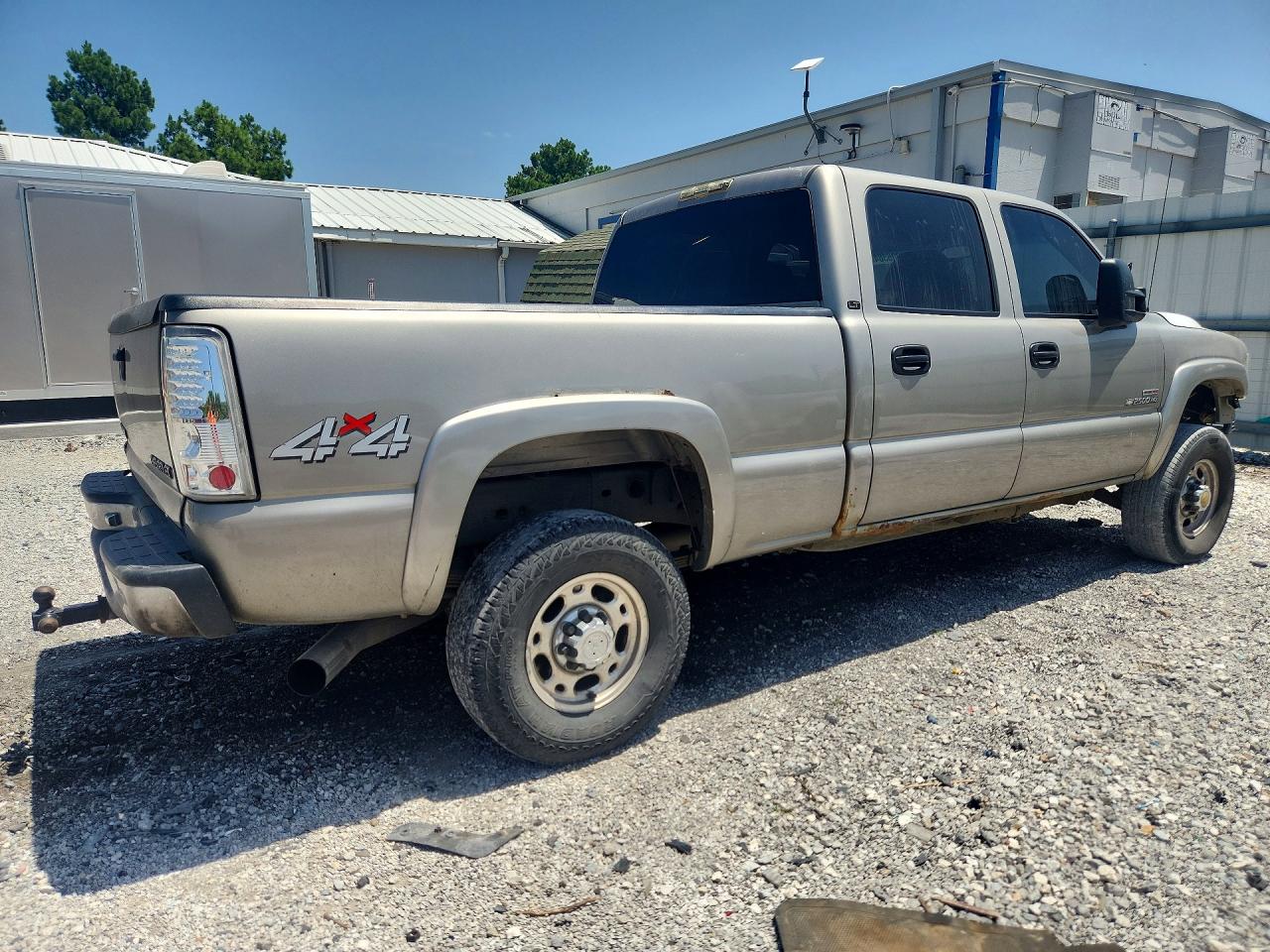 2002 Chevrolet Silverado K2500 Heavy Duty Gold vin: 1GCHK23112F104011