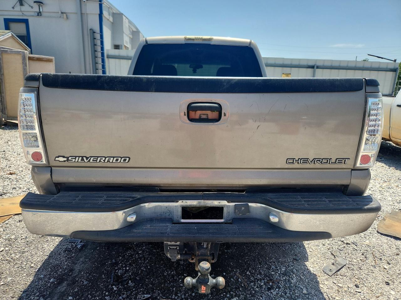 2002 Chevrolet Silverado K2500 Heavy Duty Gold vin: 1GCHK23112F104011
