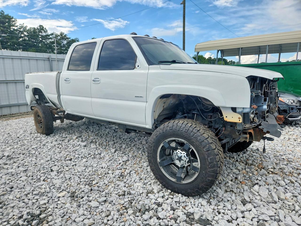 2004 Chevrolet Silverado K2500 Heavy Duty White vin: 1GCHK23114F132698