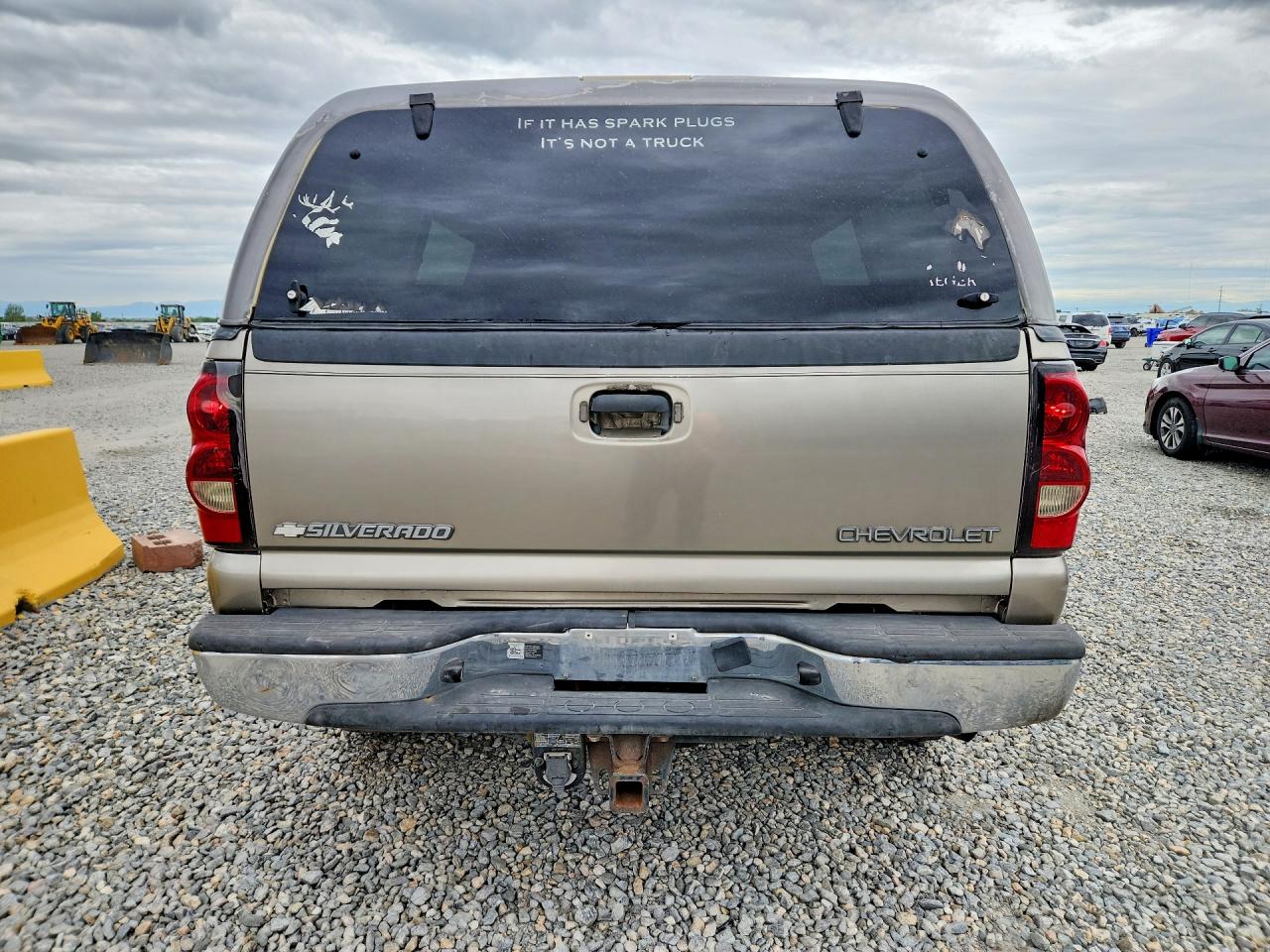 2002 Chevrolet Silverado K2500 Heavy Duty Beige vin: 1GCHK23122F159471