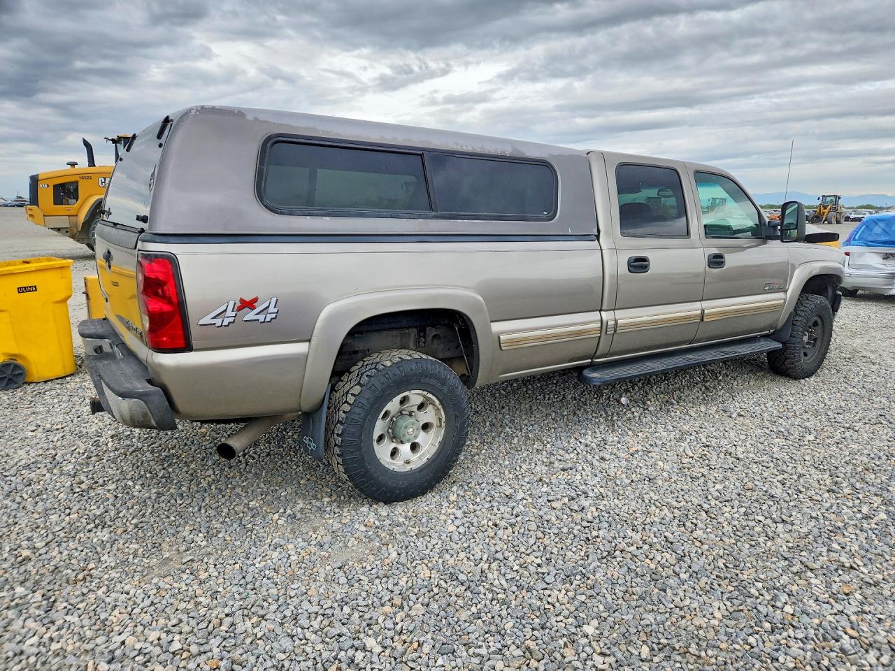 2002 Chevrolet Silverado K2500 Heavy Duty Beige vin: 1GCHK23122F159471