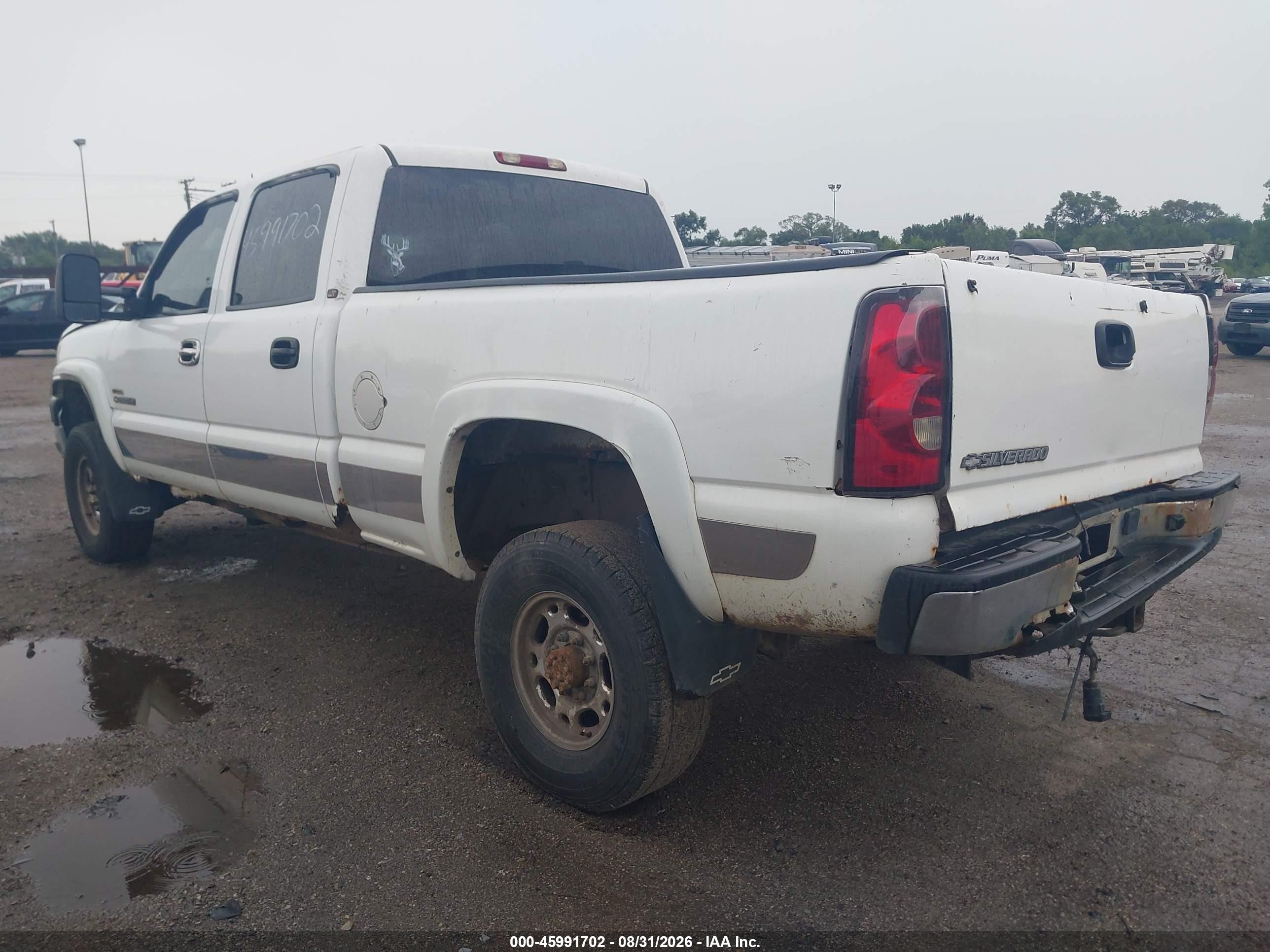 2004 Chevrolet Silverado 2500hd Ls/lt/work Truck White vin: 1GCHK23124F143645