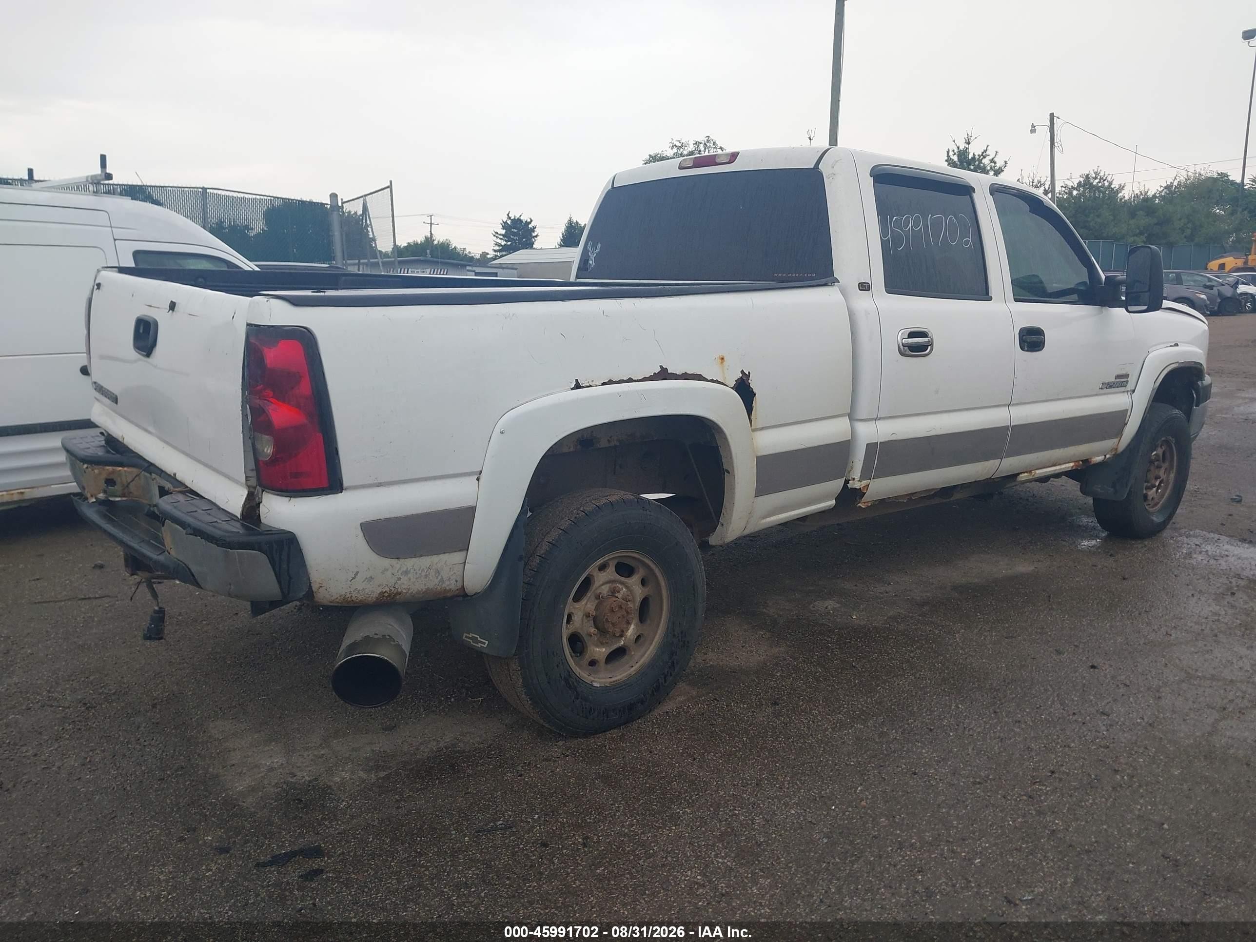 2004 Chevrolet Silverado 2500hd Ls/lt/work Truck White vin: 1GCHK23124F143645