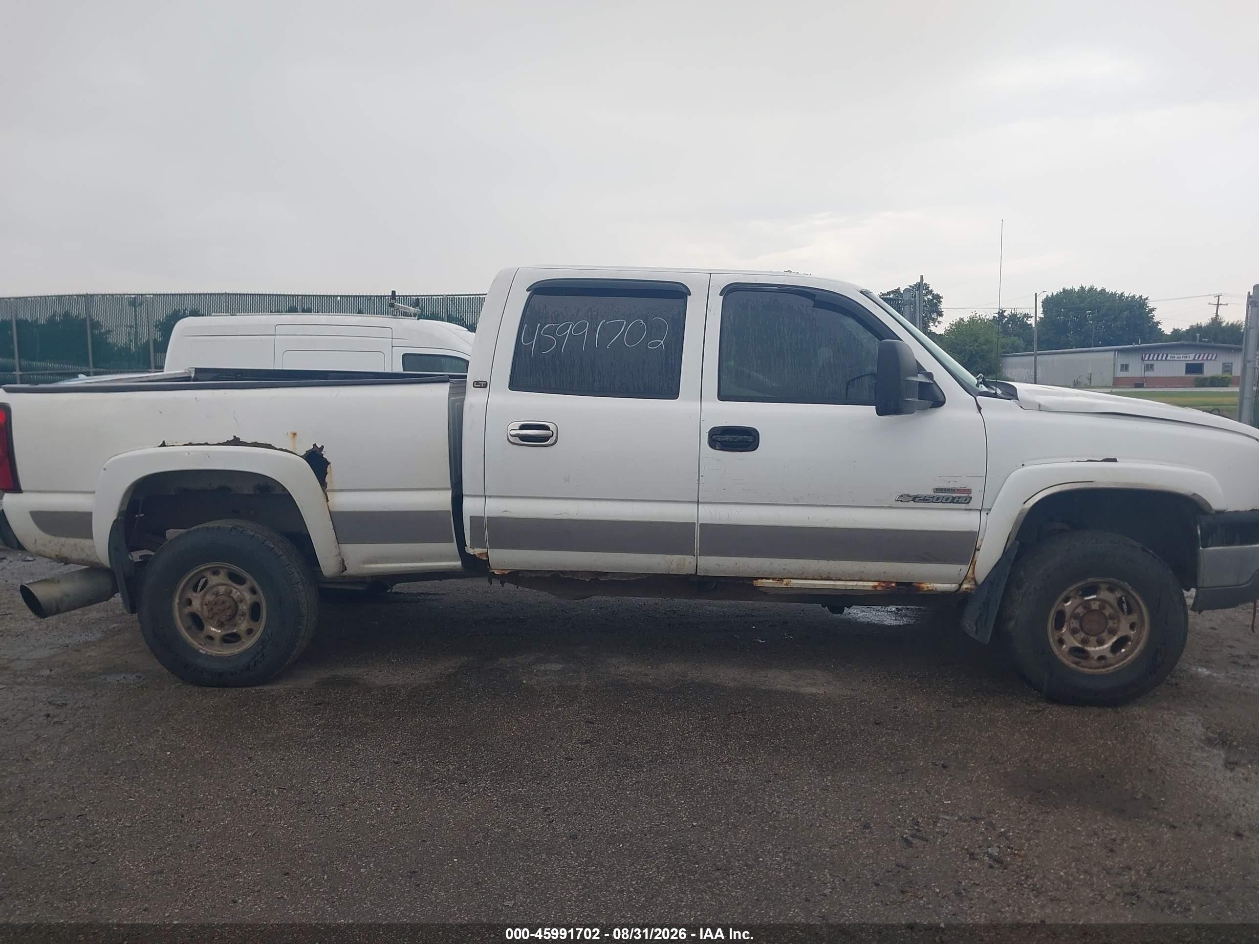 2004 Chevrolet Silverado 2500hd Ls/lt/work Truck White vin: 1GCHK23124F143645