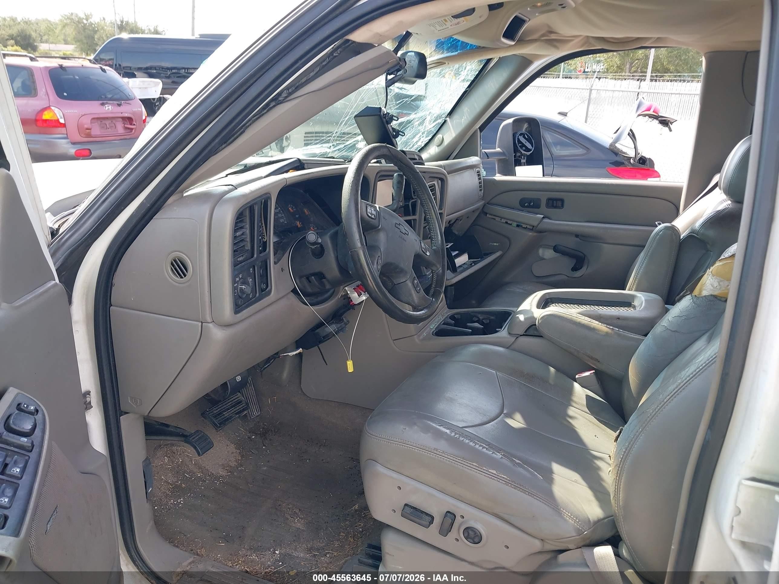2004 Chevrolet Silverado 2500hd Lt White vin: 1GCHK23144F170068