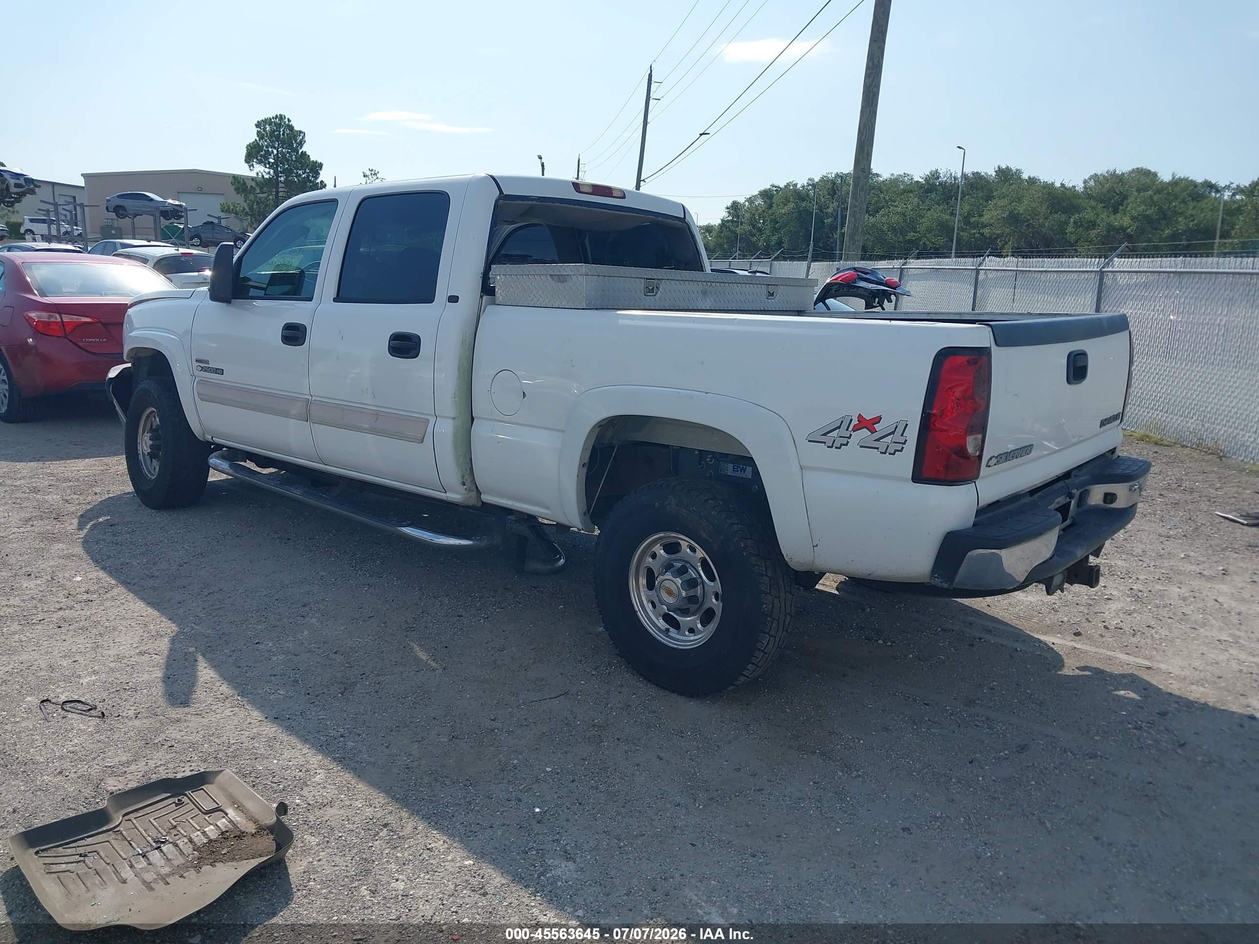 2004 Chevrolet Silverado 2500hd Lt White vin: 1GCHK23144F170068