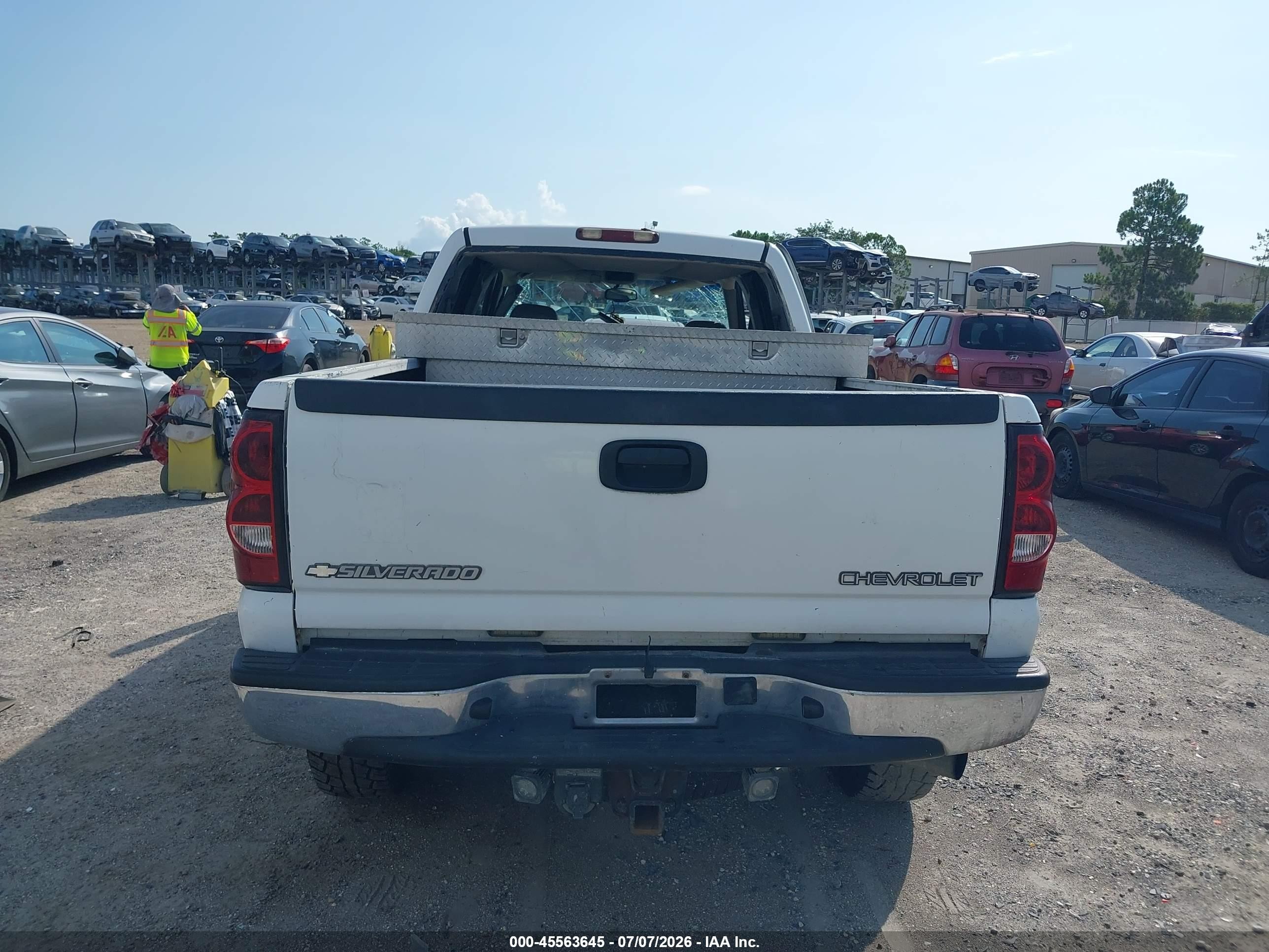 2004 Chevrolet Silverado 2500hd Lt White vin: 1GCHK23144F170068