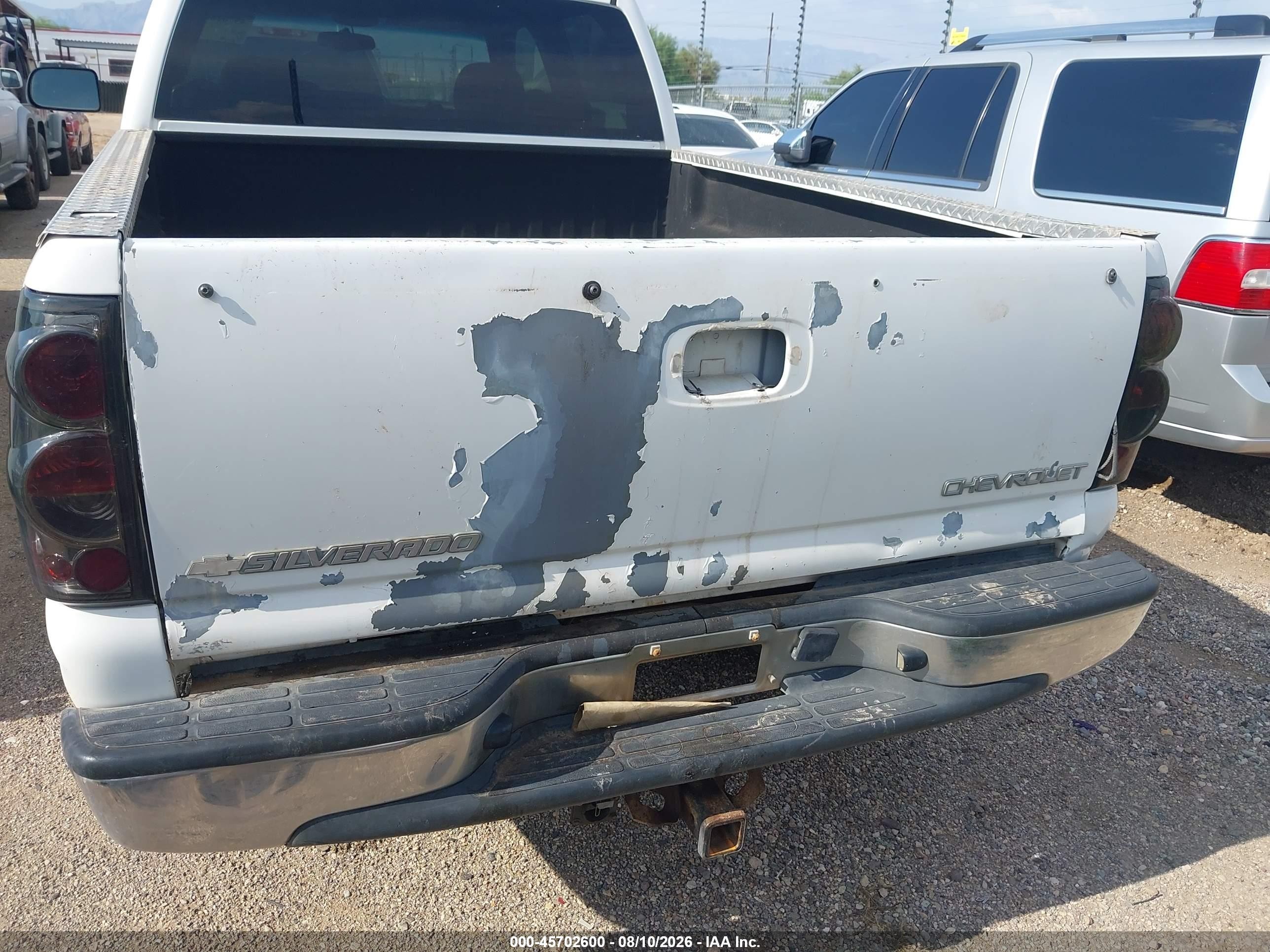 2002 Chevrolet Silverado 2500hd Ls White vin: 1GCHK23152F174935